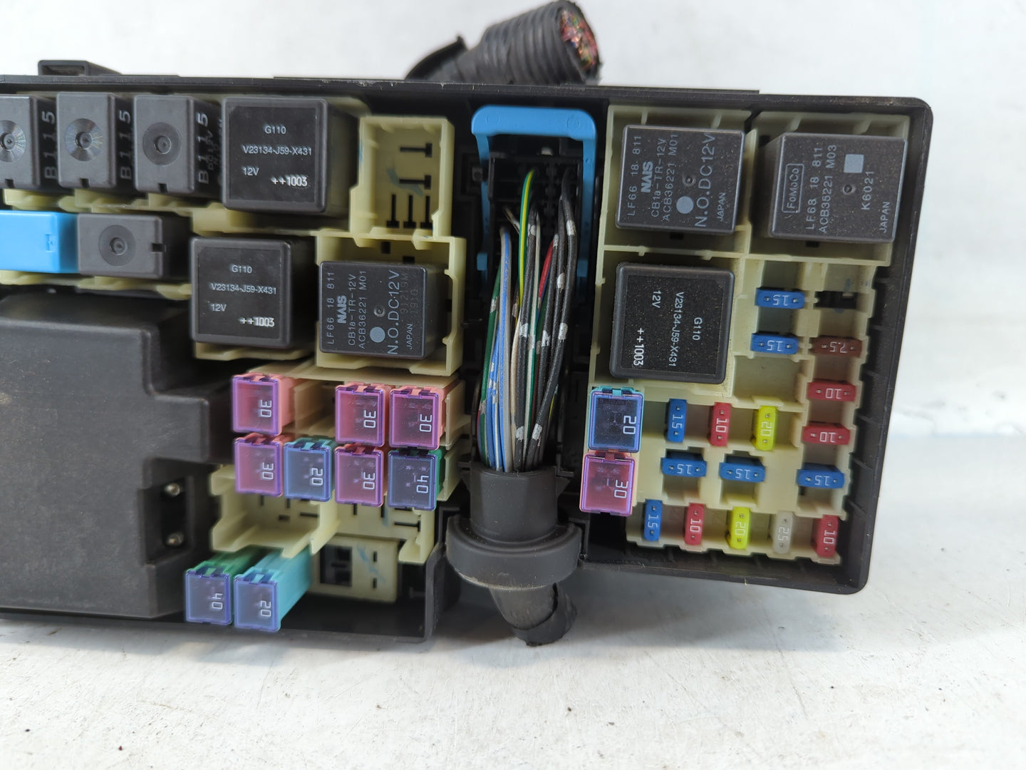 2010-2012 Mazda Cx-7 Fusebox Fuse Box Panel Relay Module P/N:518818109 Fits Fits 2010 2011 2012 OEM Used Auto Parts - Oemusedautoparts1.com