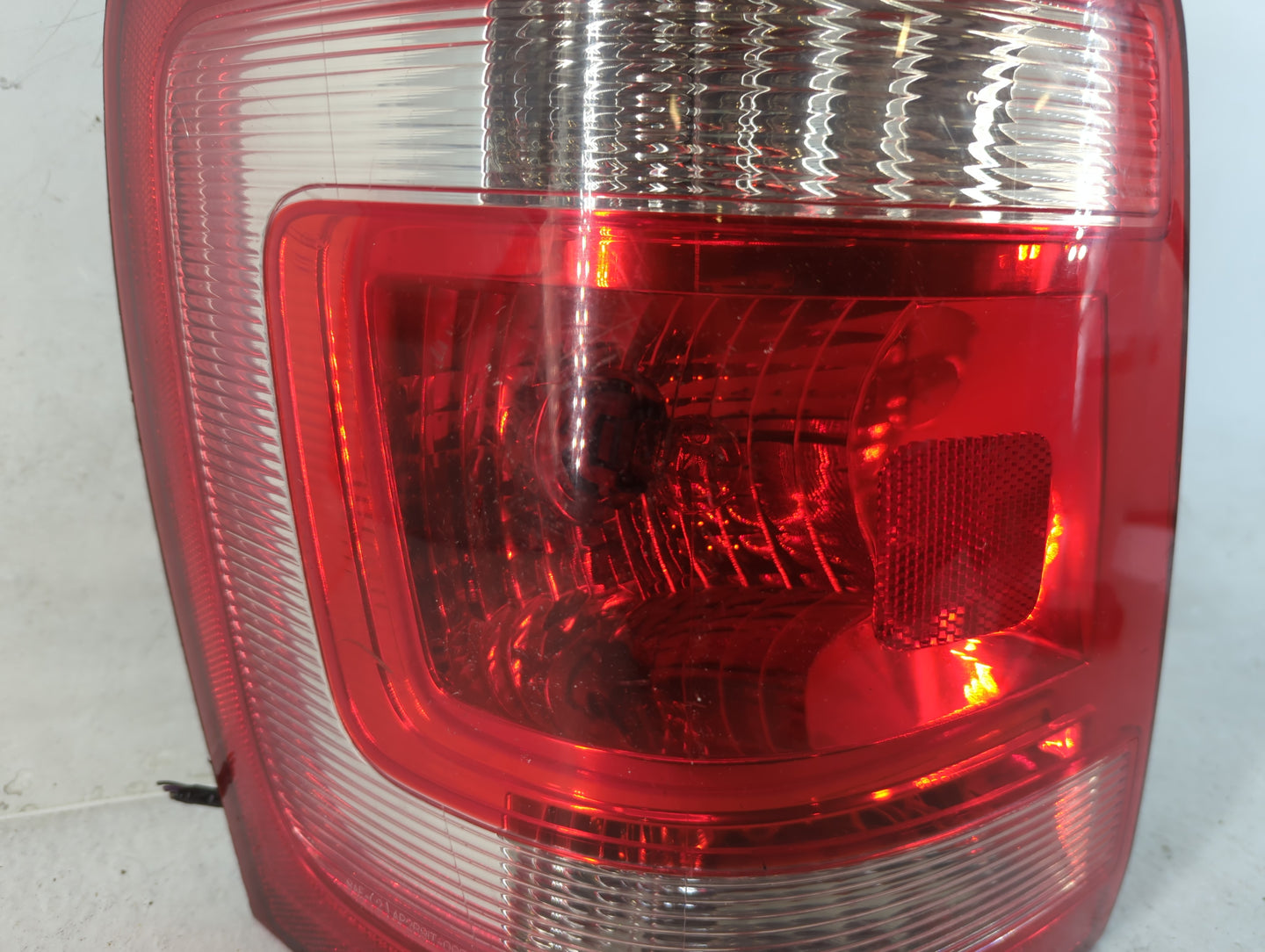 2008-2012 Ford Escape Tail Light Assembly Driver Left OEM P/N:8L84-13B505-A Fits Fits 2008 2009 2010 2011 2012 OEM Used Auto Parts - Oemusedautoparts1.com