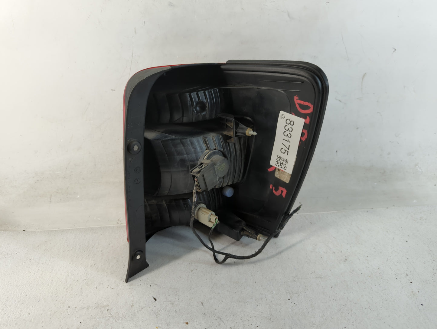 2008-2012 Ford Escape Tail Light Assembly Driver Left OEM P/N:8L84-13B505-A Fits Fits 2008 2009 2010 2011 2012 OEM Used Auto Parts - Oemusedautoparts1.com