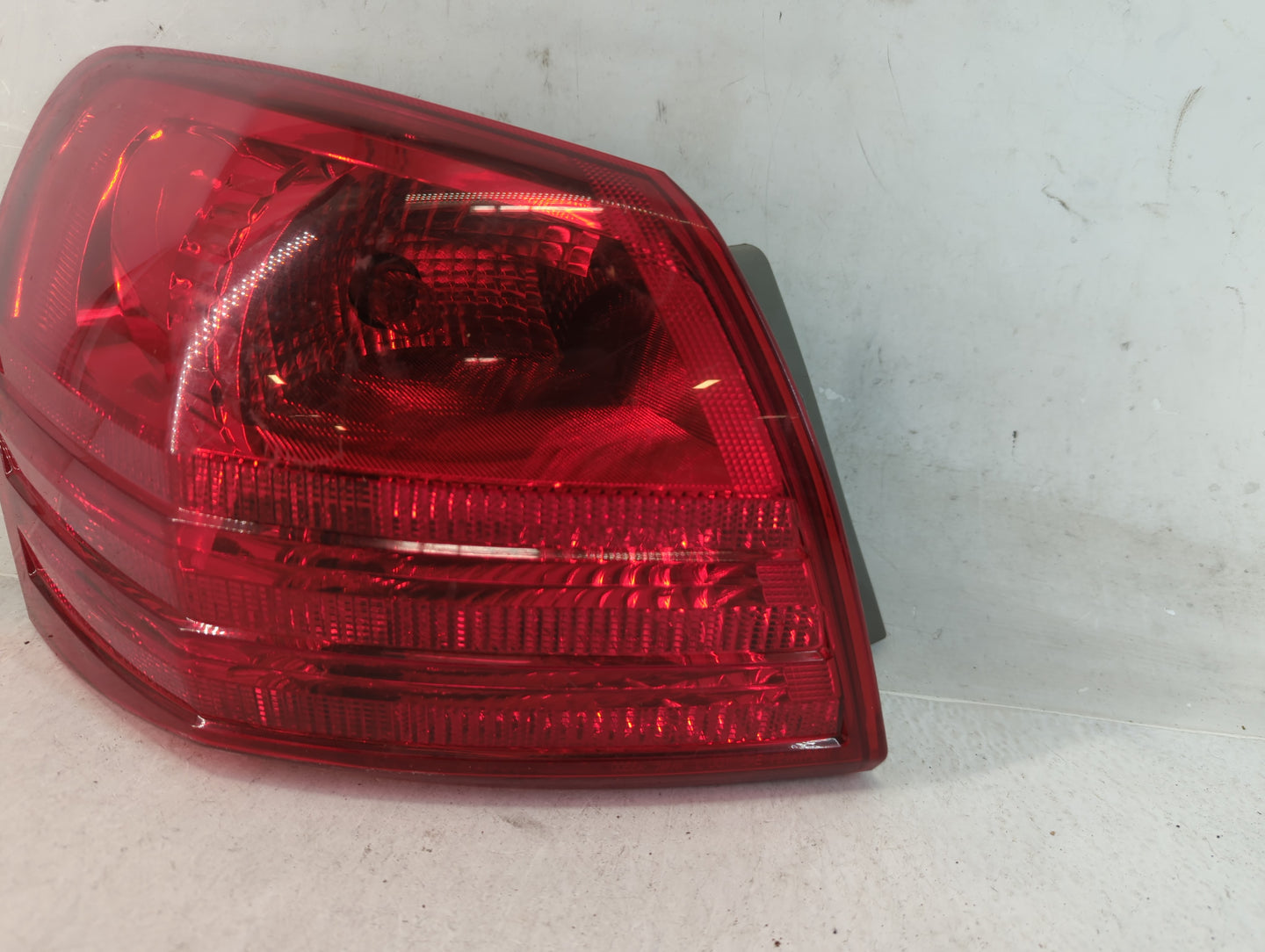 2008-2015 Nissan Rogue Tail Light Assembly Driver Left OEM Fits Fits 2008 2009 2010 2011 2012 2013 2014 2015 OEM Used Auto Parts - Oemusedautoparts1.com