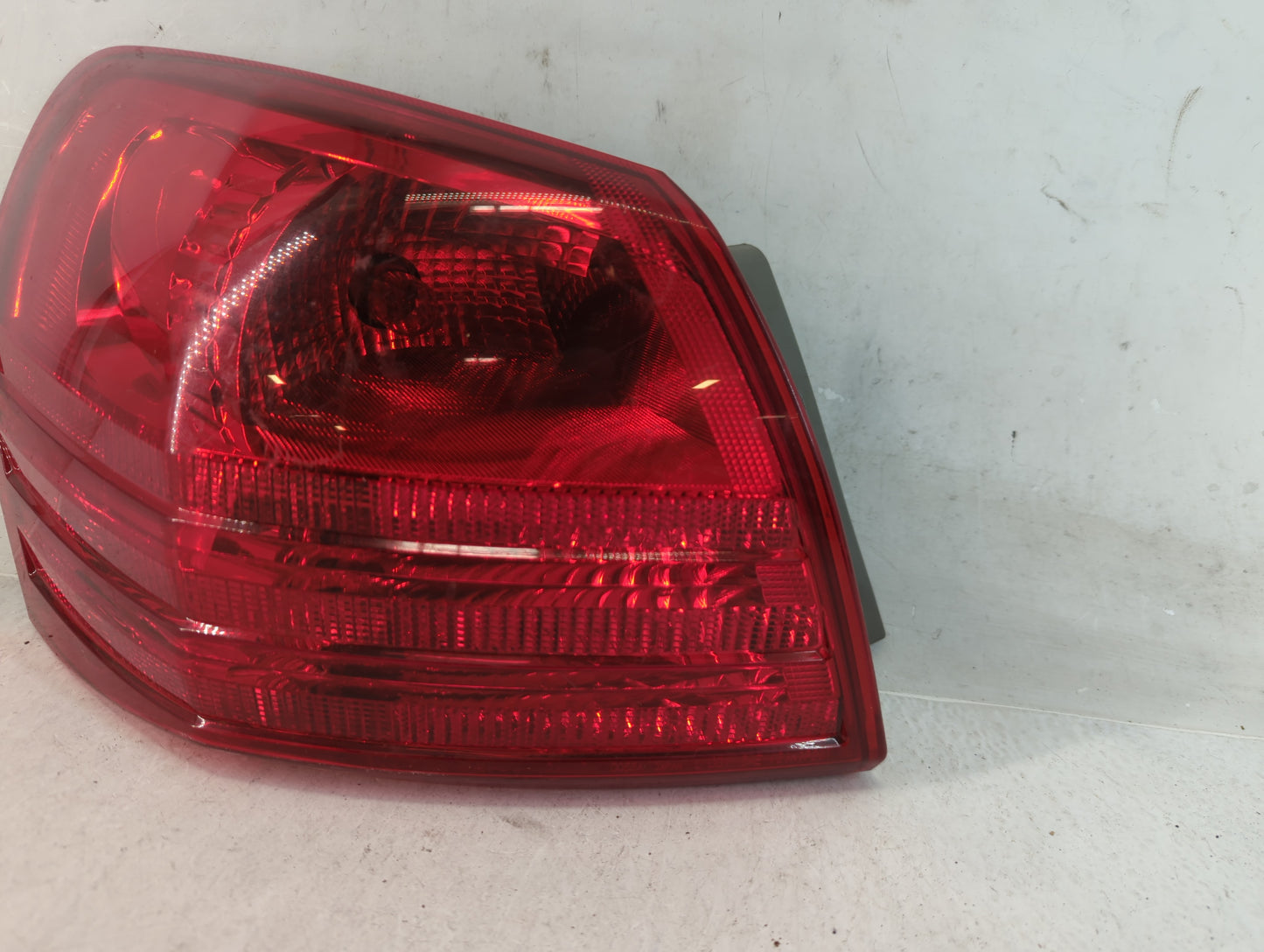 2008-2015 Nissan Rogue Tail Light Assembly Driver Left OEM Fits Fits 2008 2009 2010 2011 2012 2013 2014 2015 OEM Used Auto Parts - Oemusedautoparts1.com