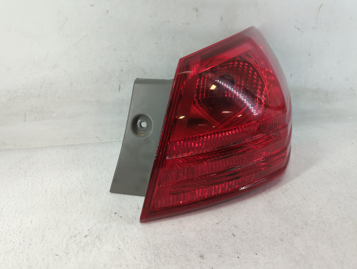 2008-2015 Nissan Rogue Tail Light Assembly Passenger Right OEM Fits Fits 2008 2009 2010 2011 2012 2013 2014 2015 OEM Used Auto Parts - Oemusedautoparts1.com