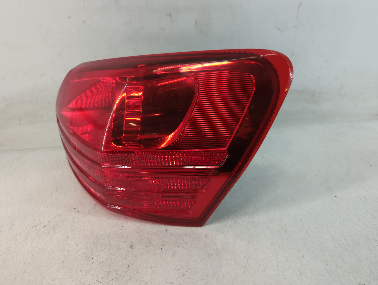 2008-2015 Nissan Rogue Tail Light Assembly Passenger Right OEM Fits Fits 2008 2009 2010 2011 2012 2013 2014 2015 OEM Used Auto Parts - Oemusedautoparts1.com