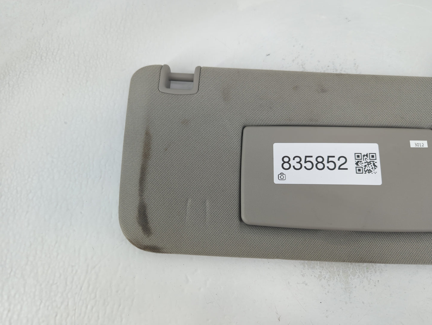 2015-2016 Chevrolet Trax Sun Visor Shade Replacement Passenger Right Mirror Fits Fits 2015 2016 OEM Used Auto Parts - Oemusedautoparts1.com