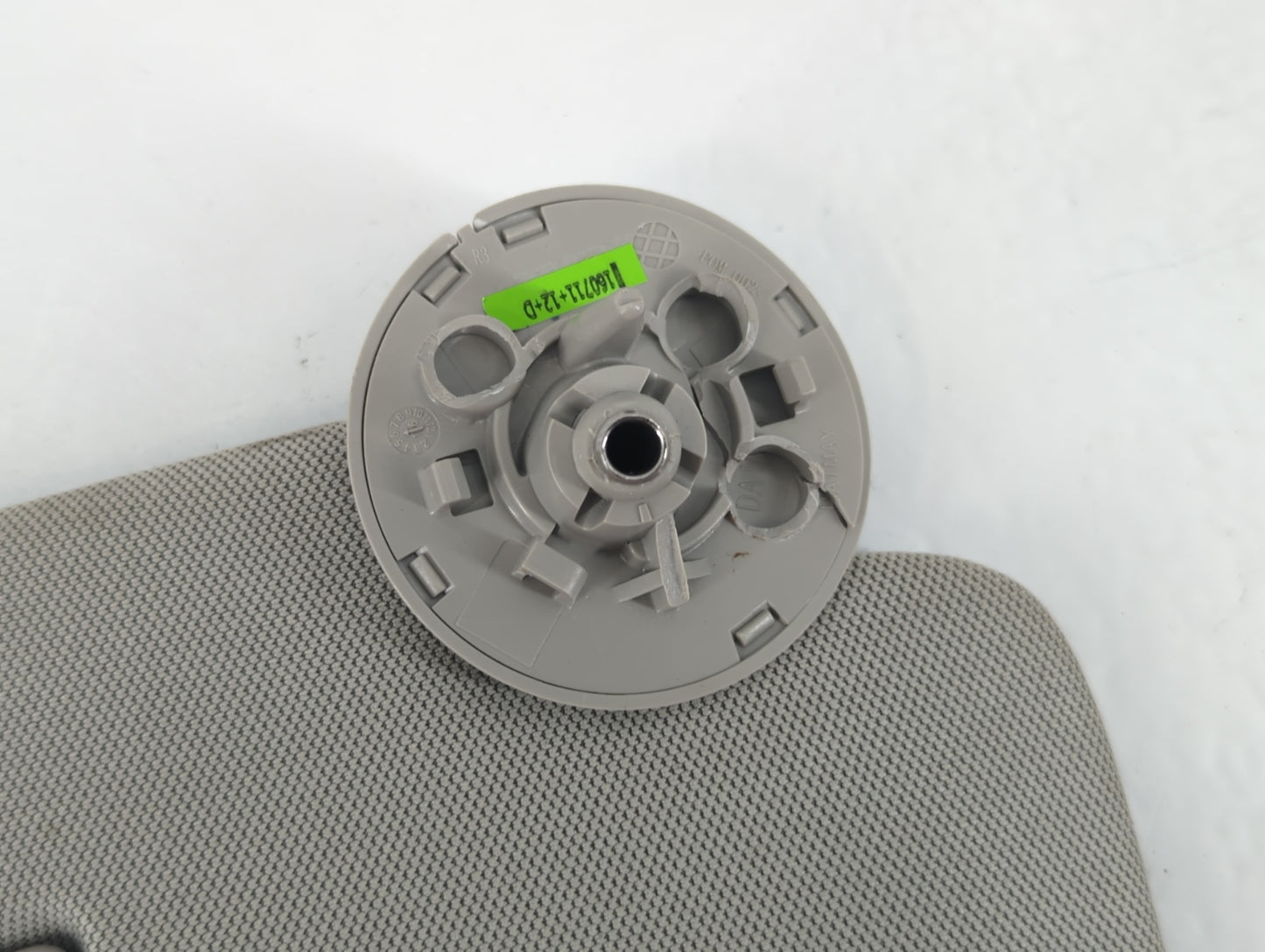 2015-2016 Chevrolet Trax Sun Visor Shade Replacement Passenger Right Mirror Fits Fits 2015 2016 OEM Used Auto Parts - Oemusedautoparts1.com