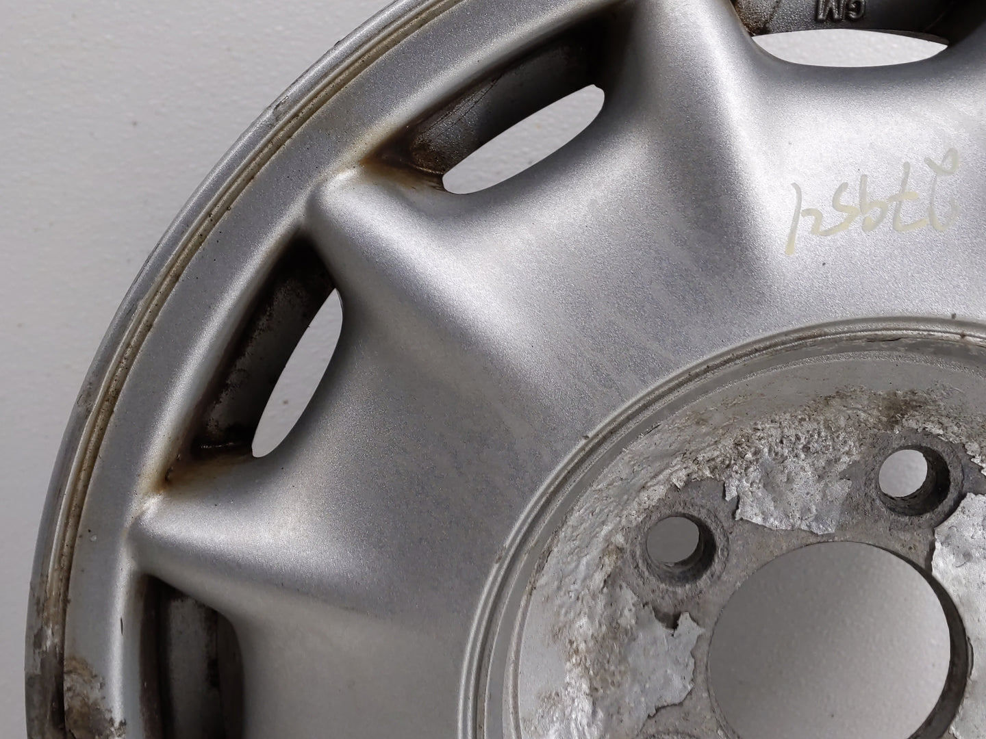 2000-2002 Buick Lesabre Oem Wheel Rim - Oemusedautoparts1.com