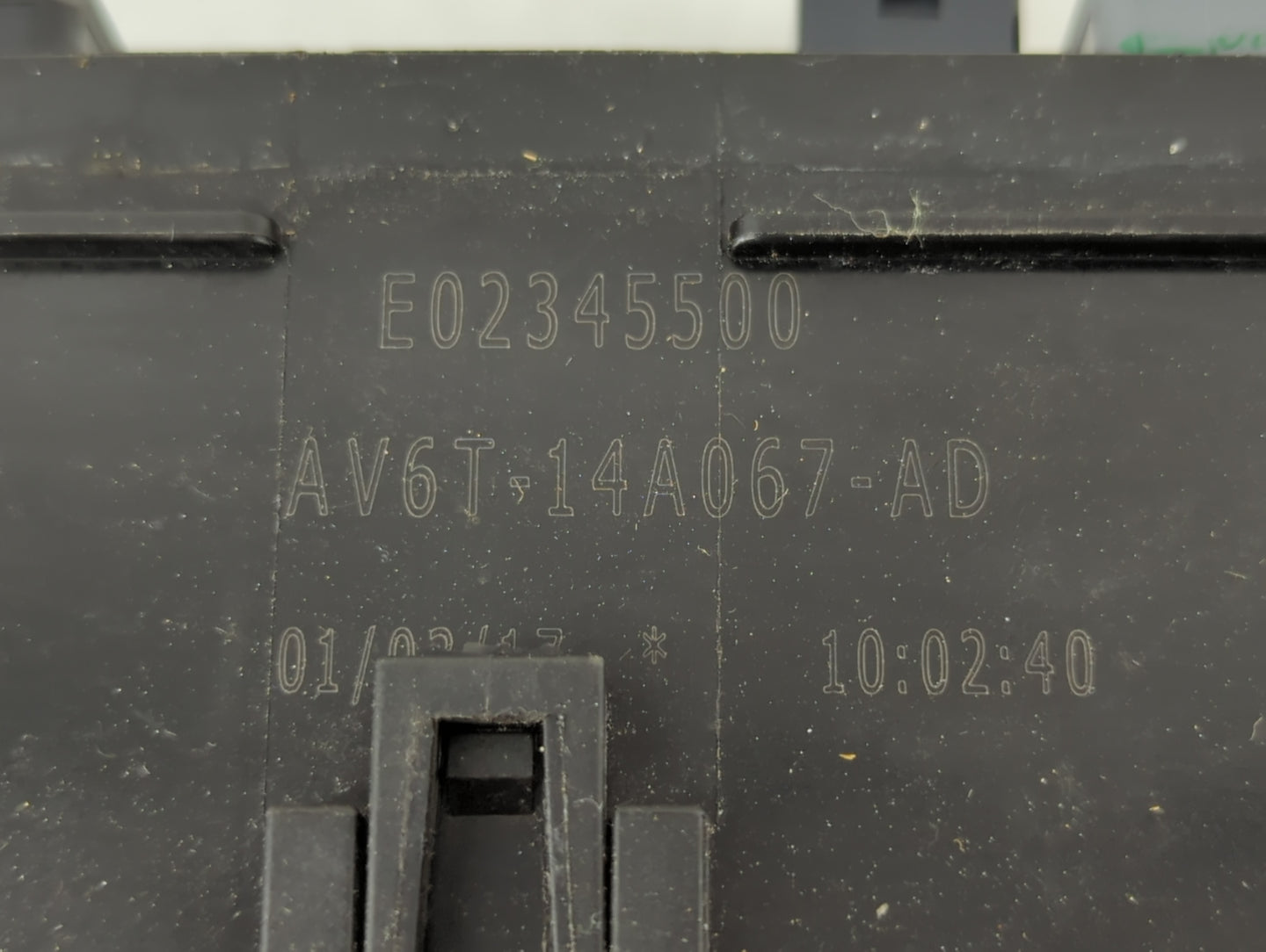 2017-2018 Ford Focus Fusebox Fuse Box Panel Relay Module P/N:E02345500 AV6T-14A067-AD Fits Fits 2017 2018 OEM Used Auto Parts - Oemusedautoparts1.com