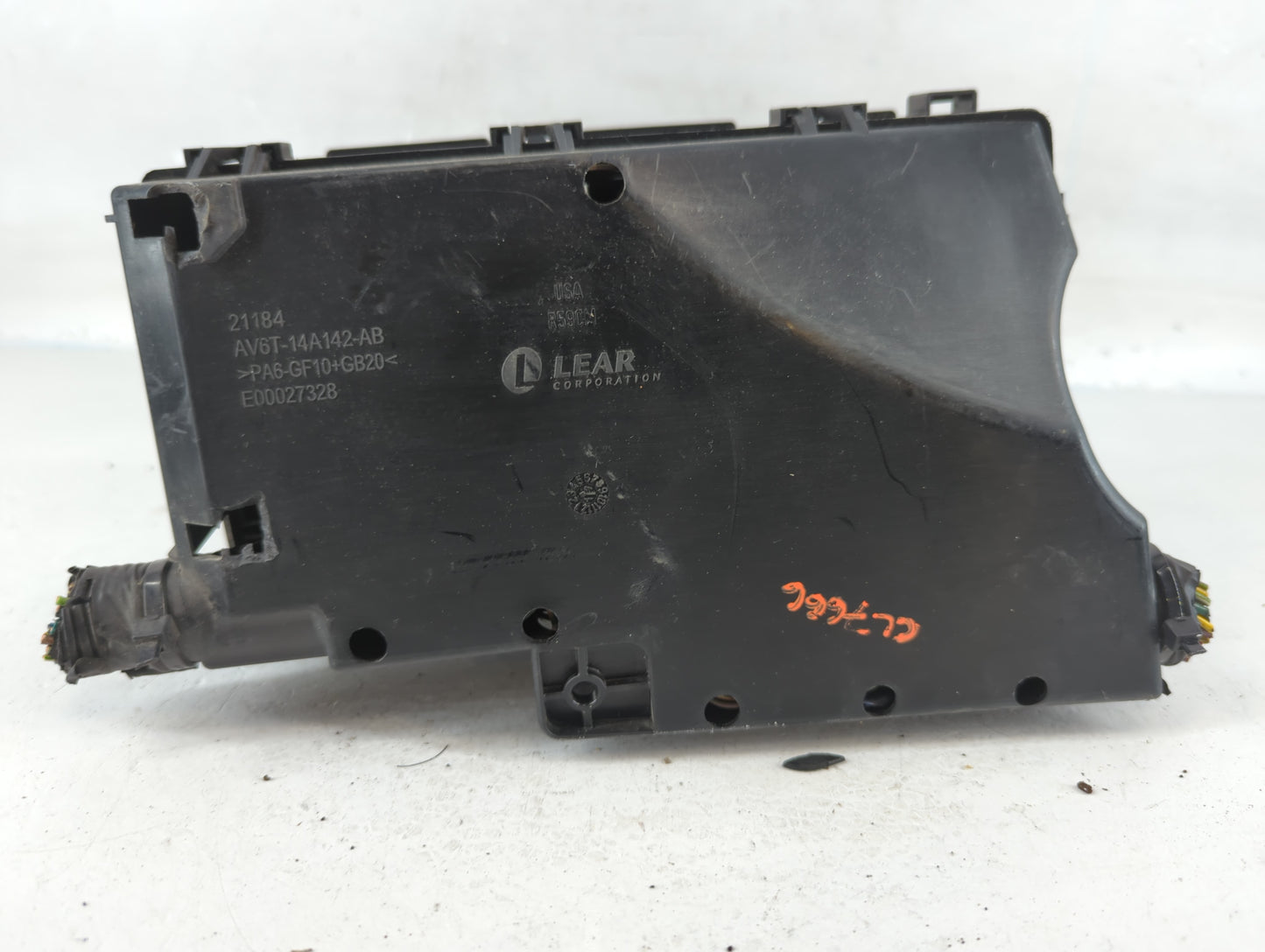 2017-2018 Ford Focus Fusebox Fuse Box Panel Relay Module P/N:E02345500 AV6T-14A067-AD Fits Fits 2017 2018 OEM Used Auto Parts - Oemusedautoparts1.com
