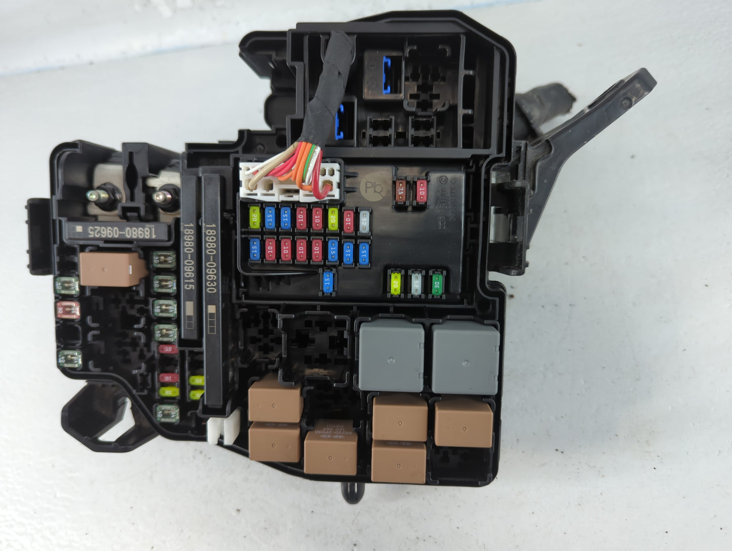 2021-2022 Hyundai Elantra Fusebox Fuse Box Panel Relay Module P/N:91250-AA180 Fits Fits 2021 2022 OEM Used Auto Parts - Oemusedautoparts1.com