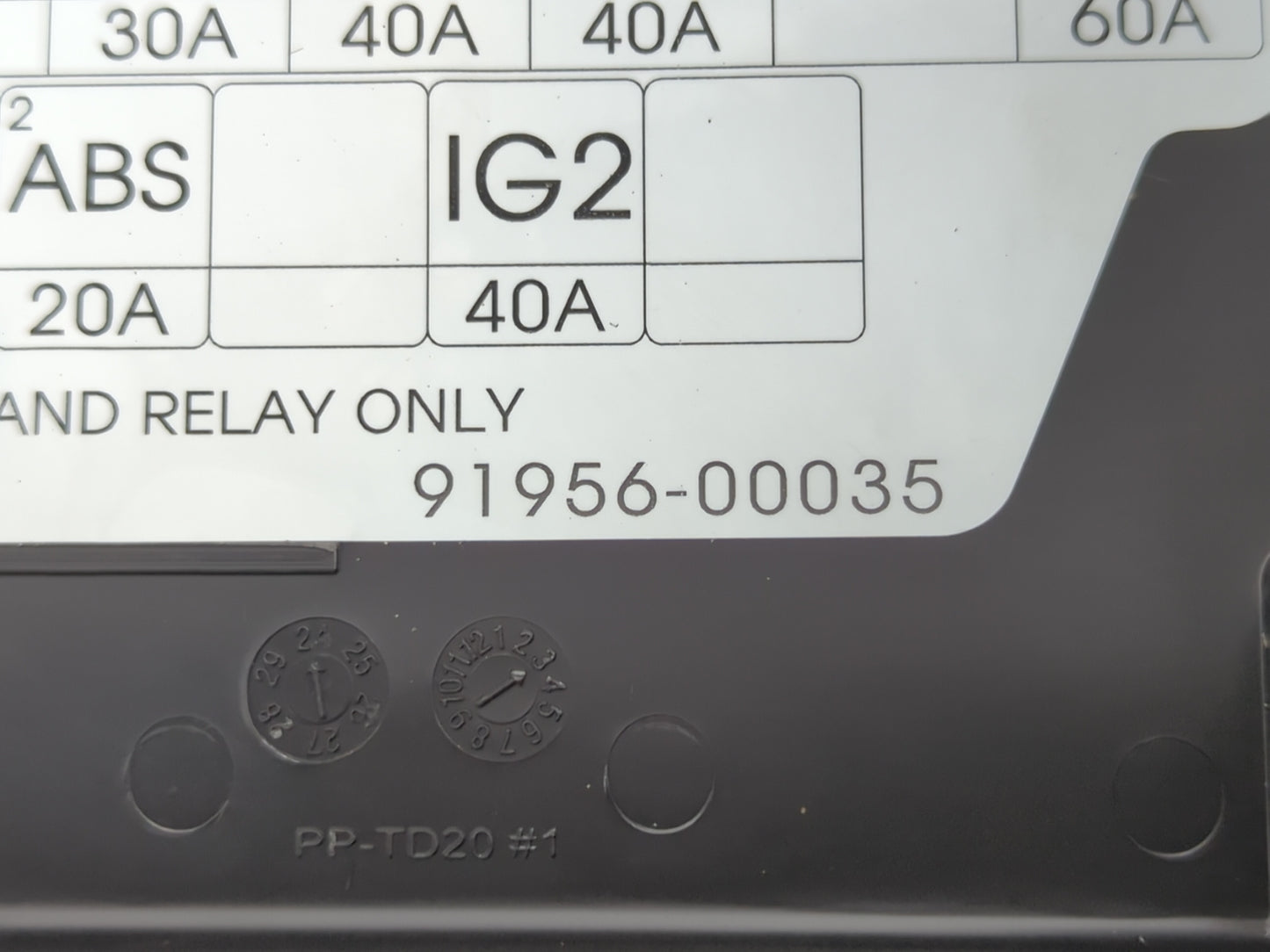 2014-2016 Hyundai Elantra Fusebox Fuse Box Panel Relay Module P/N:91956-00035 Fits Fits 2014 2015 2016 OEM Used Auto Parts - Oemusedautoparts1.com