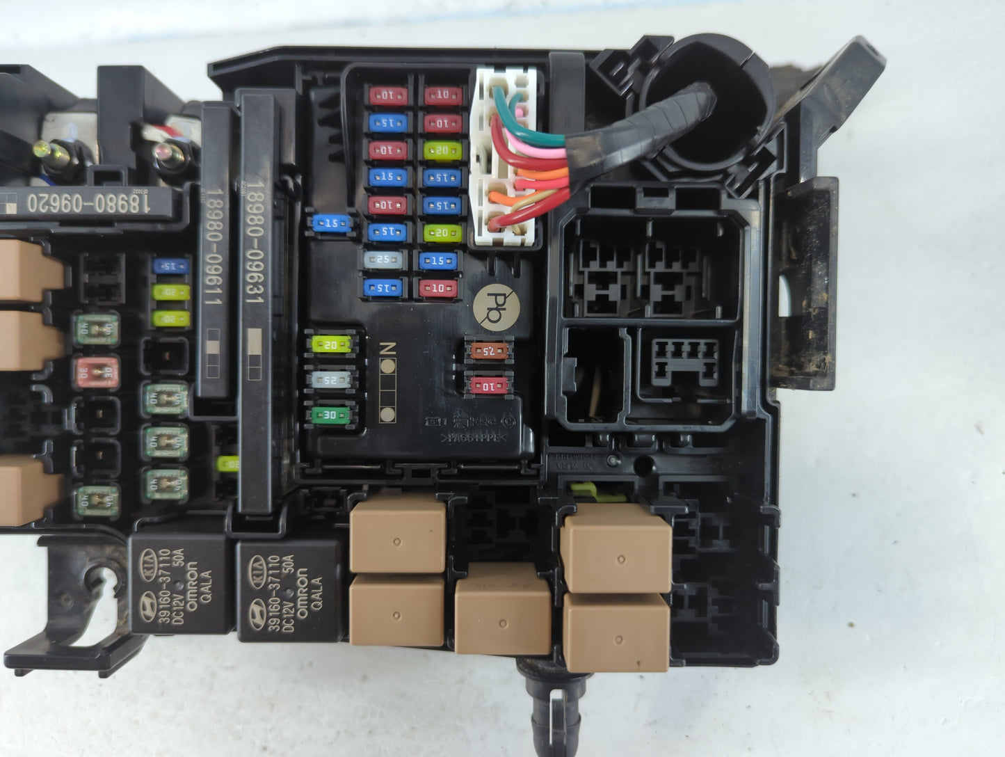 2021 Kia Forte Fusebox Fuse Box Panel Relay Module P/N:91470 M7170 Fits OEM Used Auto Parts - Oemusedautoparts1.com