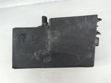 2017-2018 Ford Focus Fusebox Fuse Box Panel Relay Module P/N:E00027328 AV6T-14A067-AD Fits Fits 2017 2018 OEM Used Auto Parts - Oemusedautoparts1.com