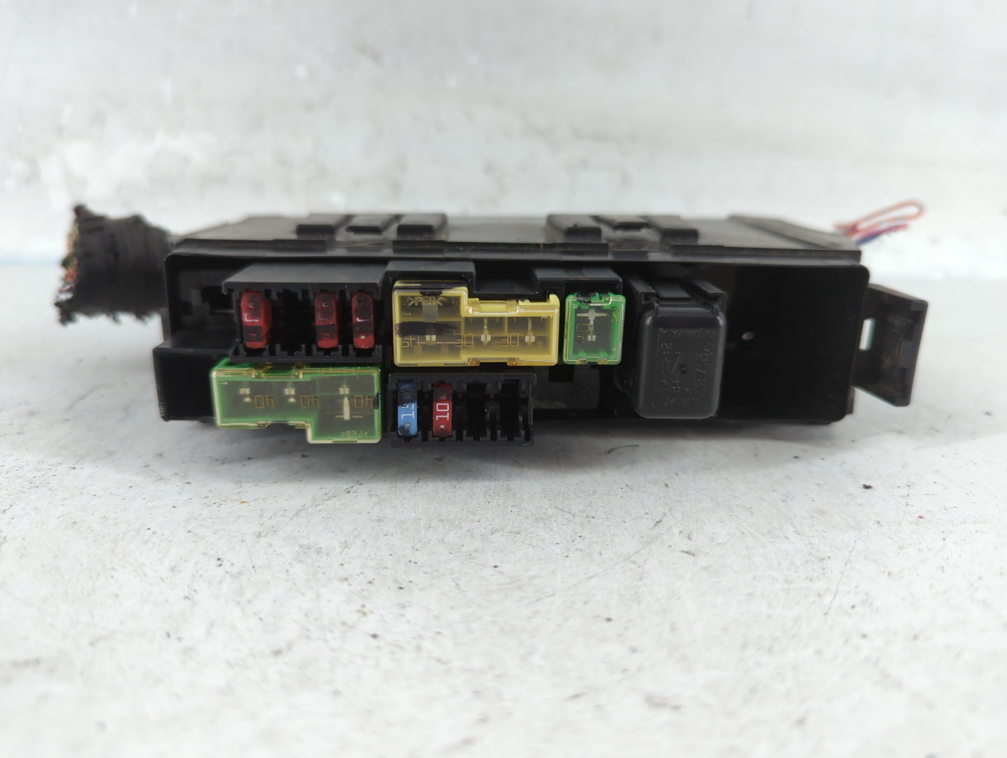 2013-2019 Nissan Sentra Fusebox Fuse Box Panel Relay Module P/N:24382 EW70B 7154-7223-30 Fits OEM Used Auto Parts - Oemusedautoparts1.com