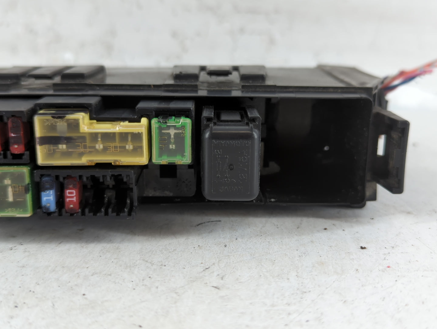 2013-2019 Nissan Sentra Fusebox Fuse Box Panel Relay Module P/N:24382 EW70B 7154-7223-30 Fits OEM Used Auto Parts - Oemusedautoparts1.com