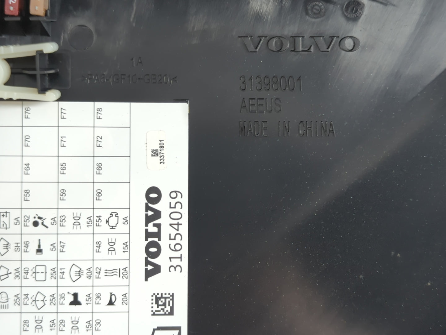 2018 Volvo S90 Fusebox Fuse Box Panel Relay Module P/N:31398001 31654059 Fits OEM Used Auto Parts - Oemusedautoparts1.com