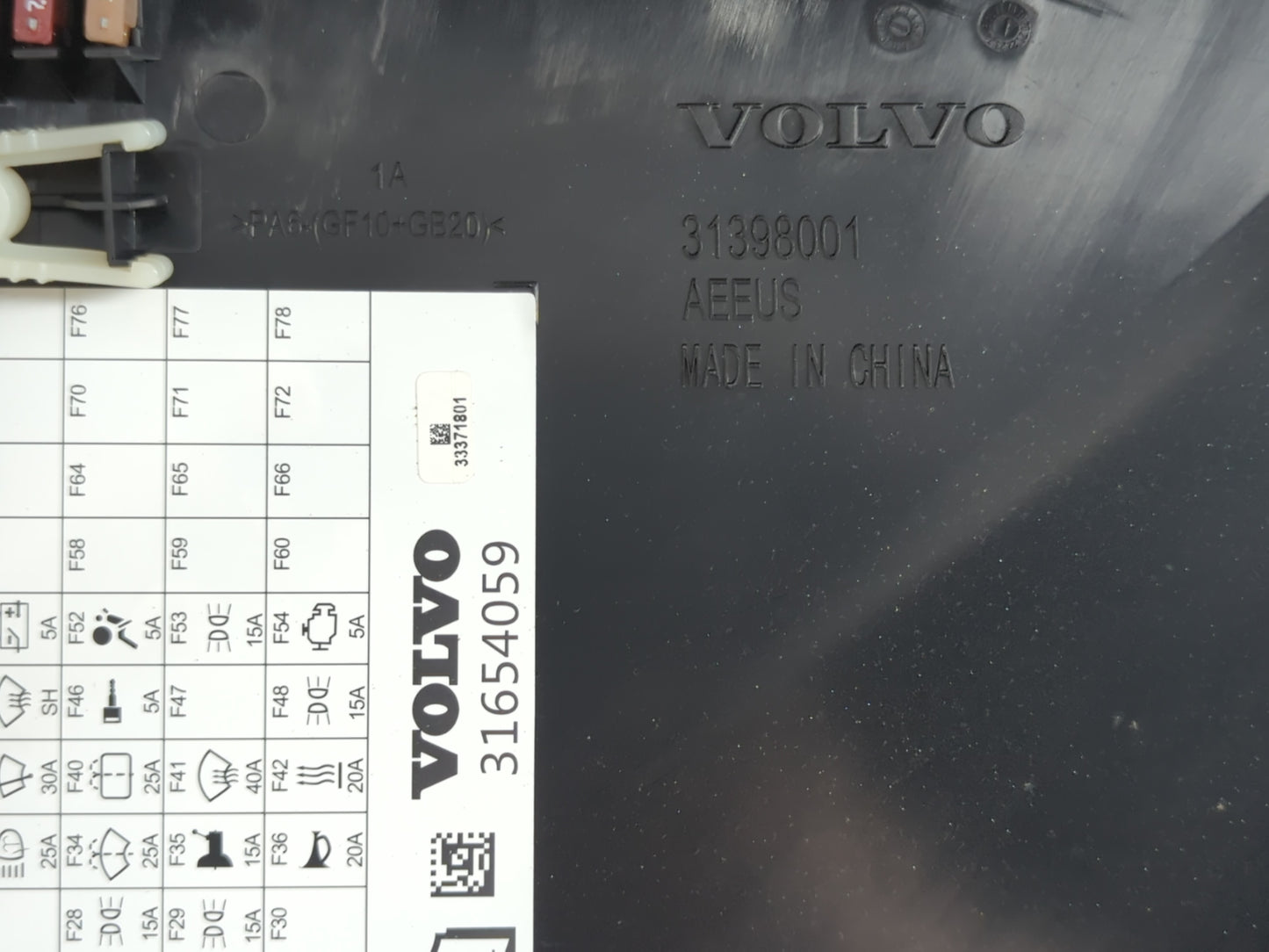 2018 Volvo S90 Fusebox Fuse Box Panel Relay Module P/N:31398001 31654059 Fits OEM Used Auto Parts - Oemusedautoparts1.com