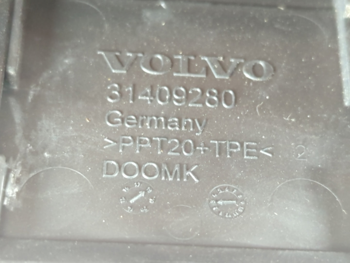 2018 Volvo S90 Fusebox Fuse Box Panel Relay Module P/N:31398001 31654059 Fits OEM Used Auto Parts - Oemusedautoparts1.com