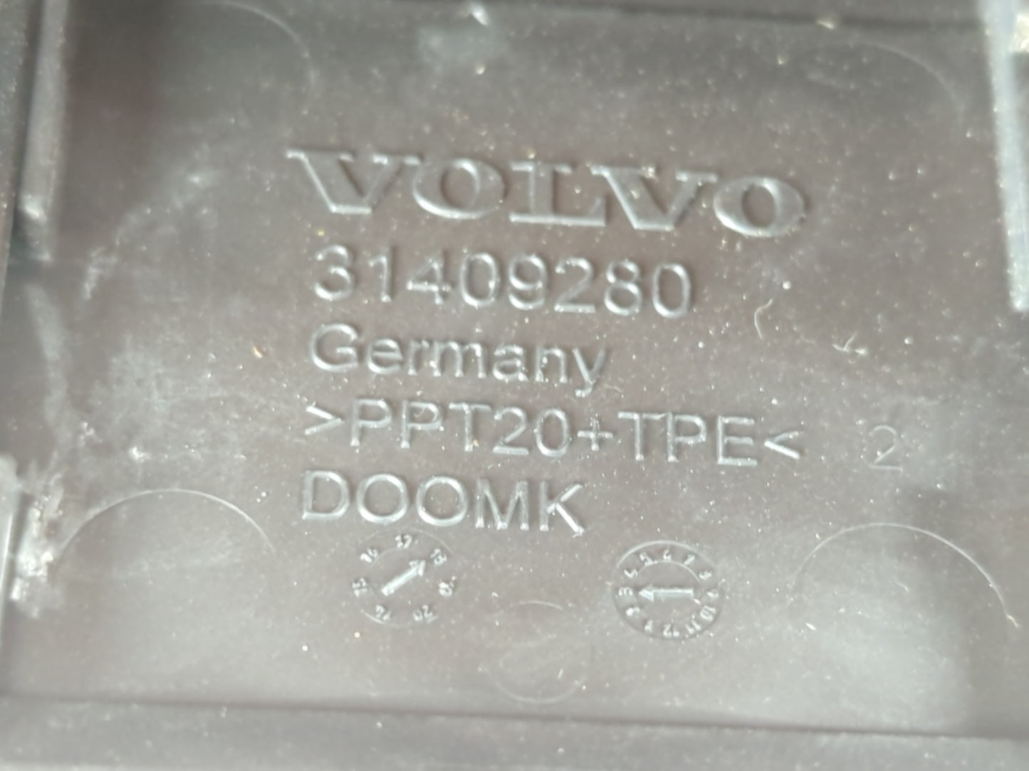 2018 Volvo S90 Fusebox Fuse Box Panel Relay Module P/N:31398001 31654059 Fits OEM Used Auto Parts - Oemusedautoparts1.com