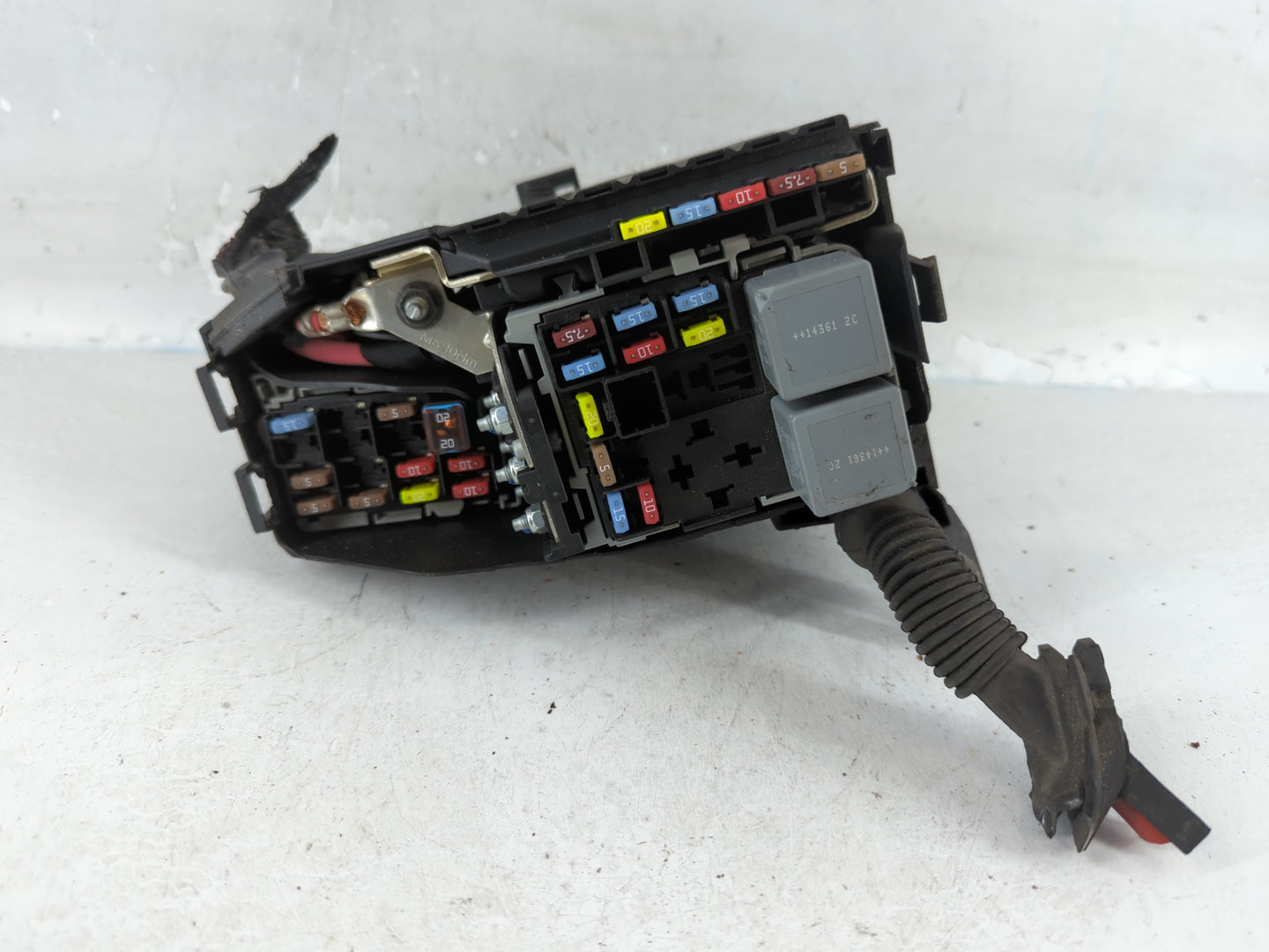 2014-2018 Volvo S60 Fusebox Fuse Box Panel Relay Module P/N:30644652 Fits Fits 2012 2014 2015 2016 2017 2018 OEM Used Auto Parts - Oemusedautoparts1.com