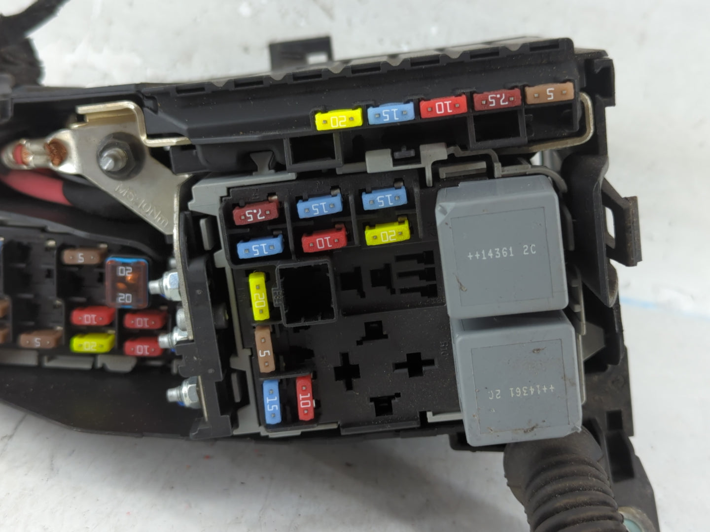 2014-2018 Volvo S60 Fusebox Fuse Box Panel Relay Module P/N:30644652 Fits Fits 2012 2014 2015 2016 2017 2018 OEM Used Auto Parts - Oemusedautoparts1.com