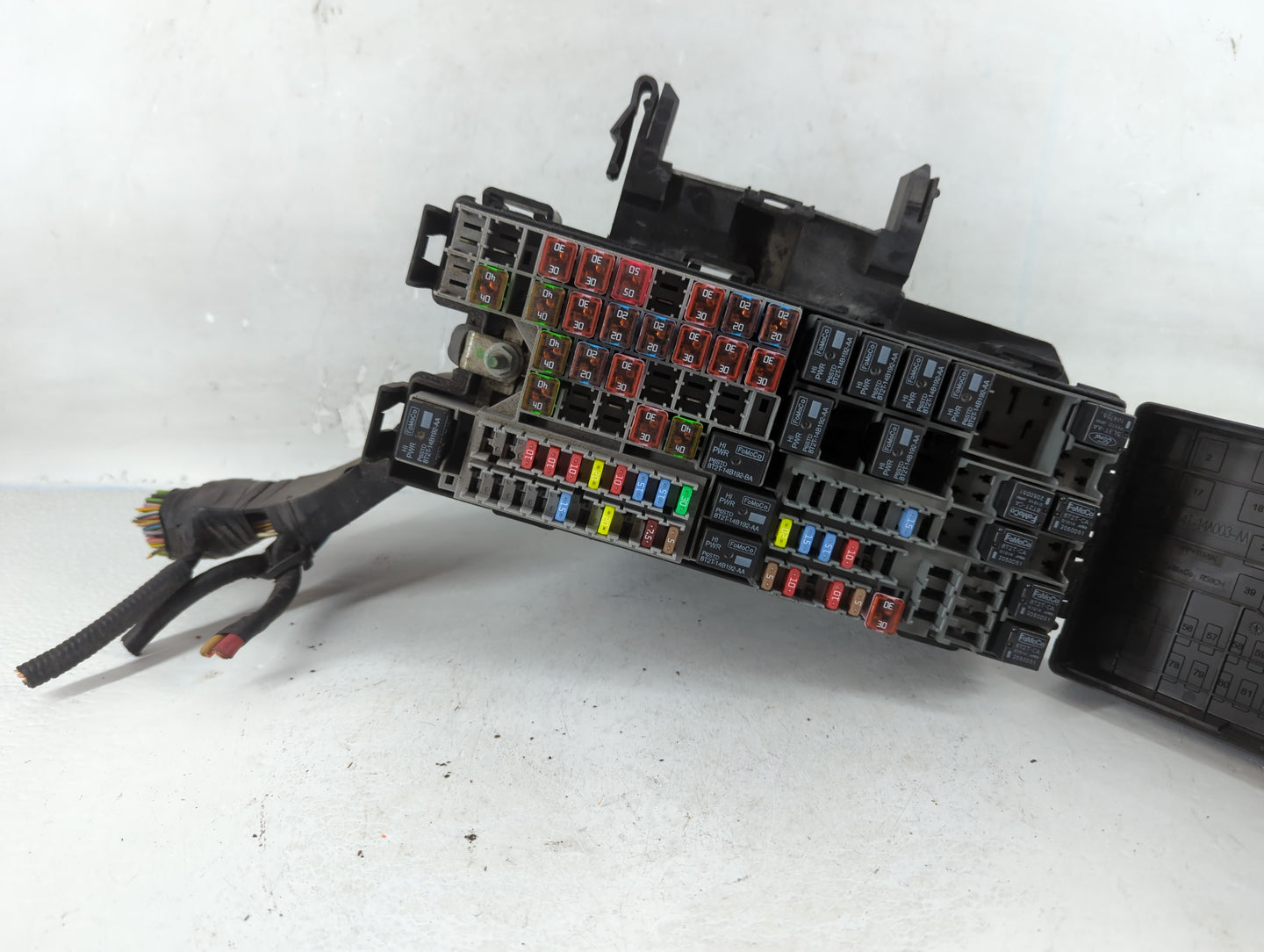 2011-2012 Ford Explorer Fusebox Fuse Box Panel Relay Module P/N:BT4T-14A003-AA Fits Fits 2011 2012 OEM Used Auto Parts - Oemusedautoparts1.com