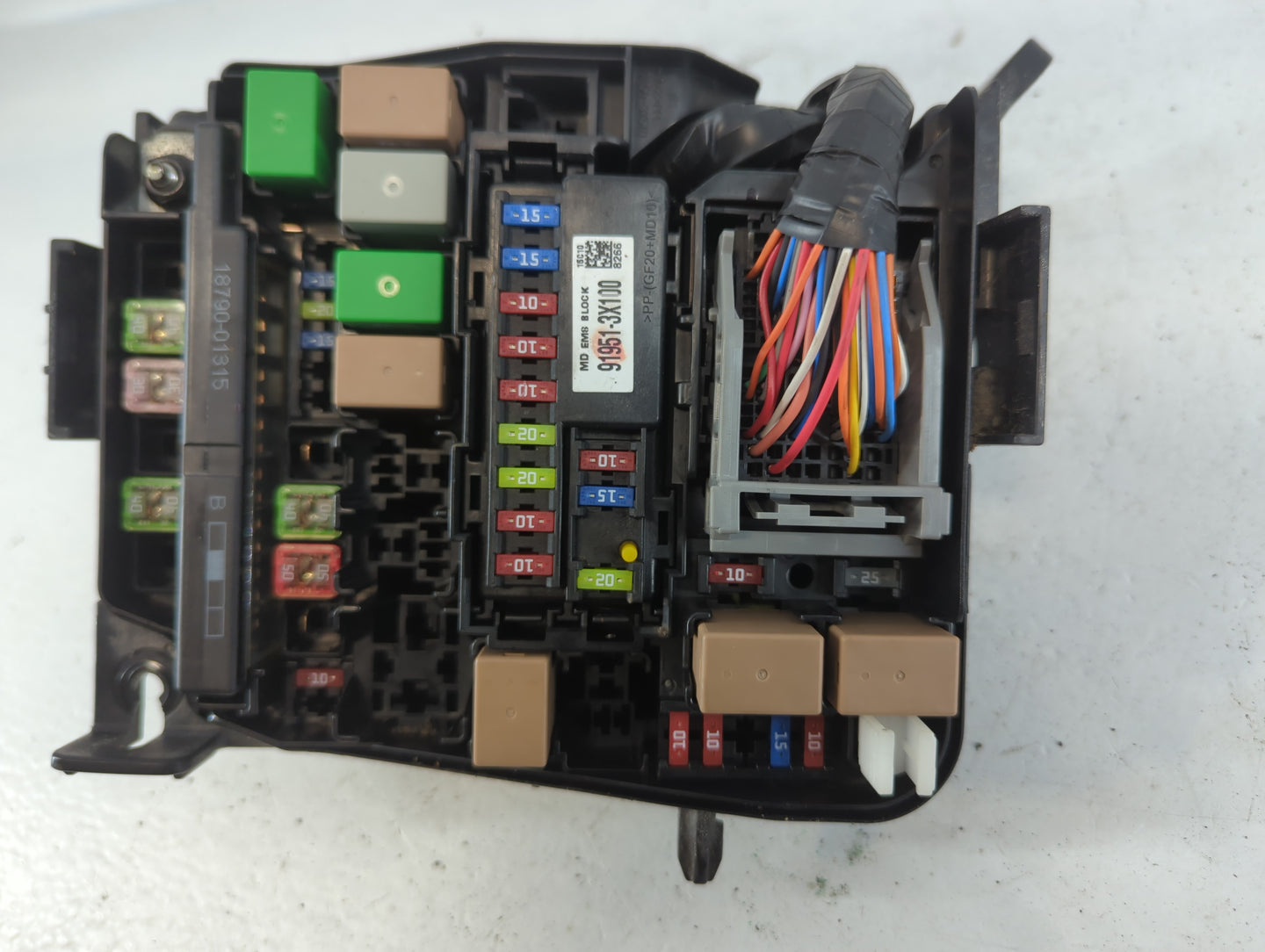 2016-2017 Hyundai Elantra Fusebox Fuse Box Panel Relay Module P/N:91265 3X080A Fits Fits 2016 2017 OEM Used Auto Parts - Oemusedautoparts1.com