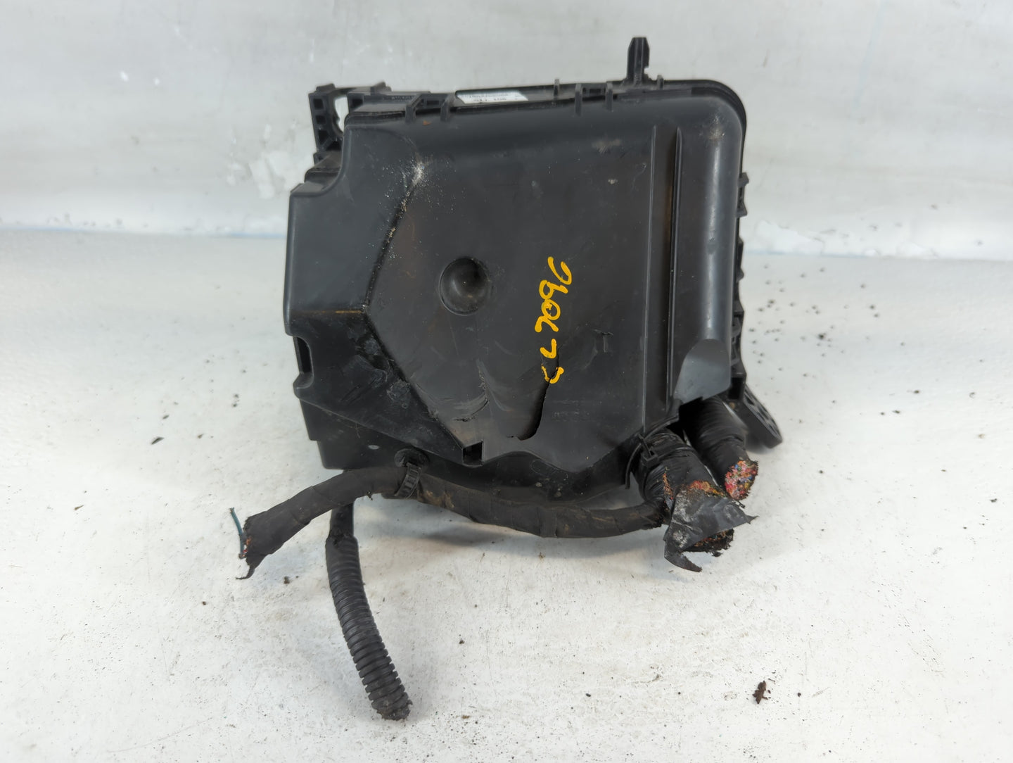 2016-2017 Hyundai Elantra Fusebox Fuse Box Panel Relay Module P/N:91265 3X080A Fits Fits 2016 2017 OEM Used Auto Parts - Oemusedautoparts1.com