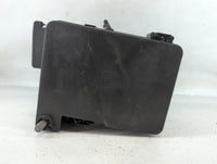 2016-2017 Gmc Terrain Fusebox Fuse Box Panel Relay Module P/N:84080470 01 Fits Fits 2016 2017 OEM Used Auto Parts - Oemusedautoparts1.com