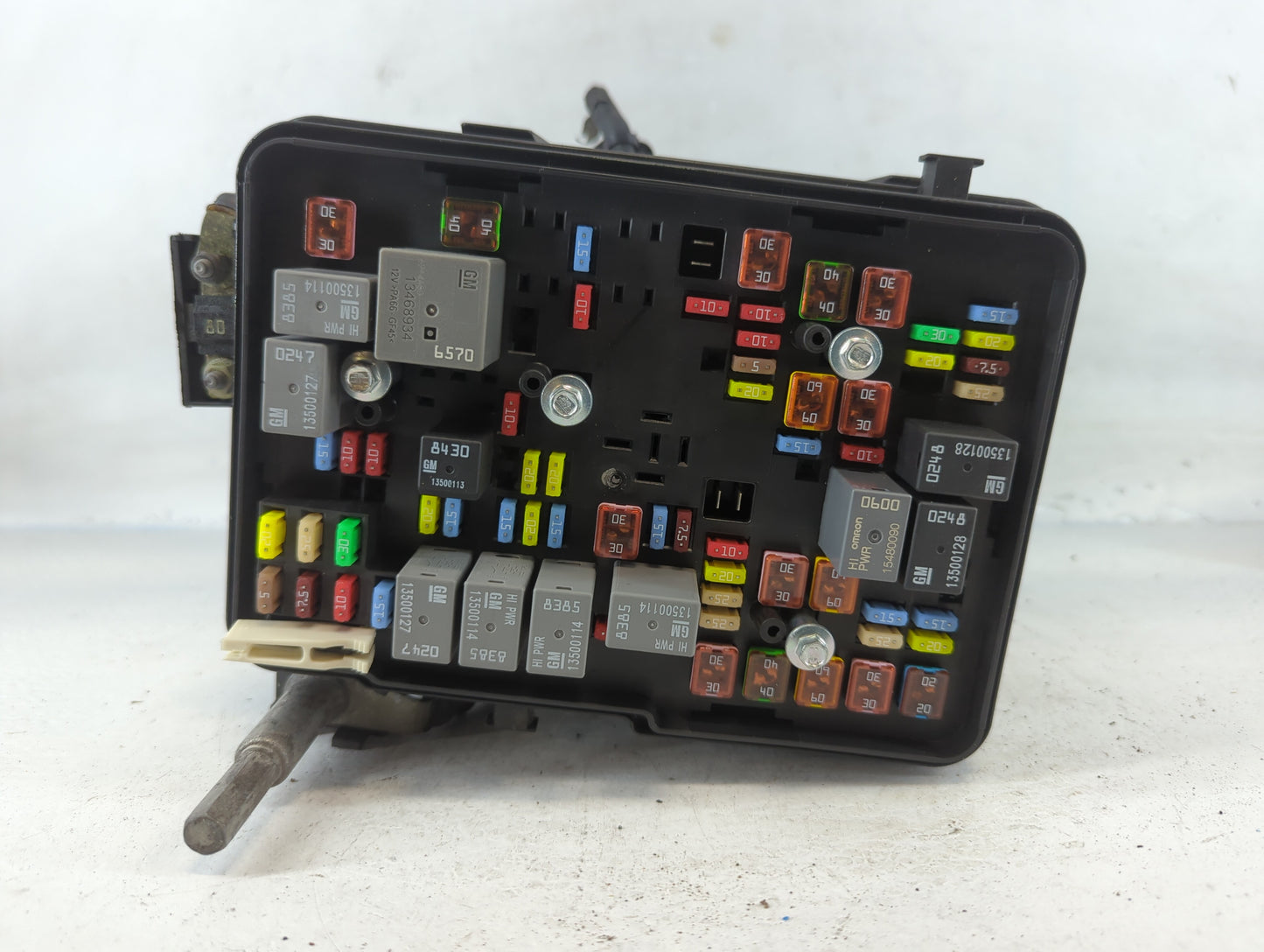 2016-2017 Gmc Terrain Fusebox Fuse Box Panel Relay Module P/N:84080470 01 Fits Fits 2016 2017 OEM Used Auto Parts - Oemusedautoparts1.com