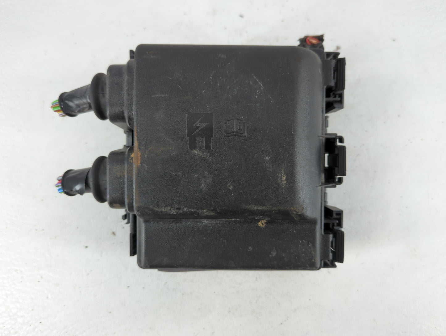 2021-2022 Ford Escape Fusebox Fuse Box Panel Relay Module P/N:JX6T-14A094-AE Fits Fits 2021 2022 OEM Used Auto Parts - Oemusedautoparts1.com