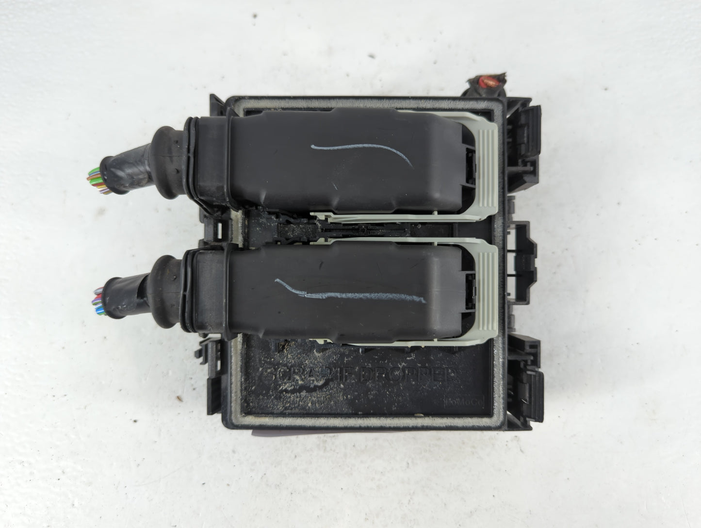 2021-2022 Ford Escape Fusebox Fuse Box Panel Relay Module P/N:JX6T-14A094-AE Fits Fits 2021 2022 OEM Used Auto Parts - Oemusedautoparts1.com