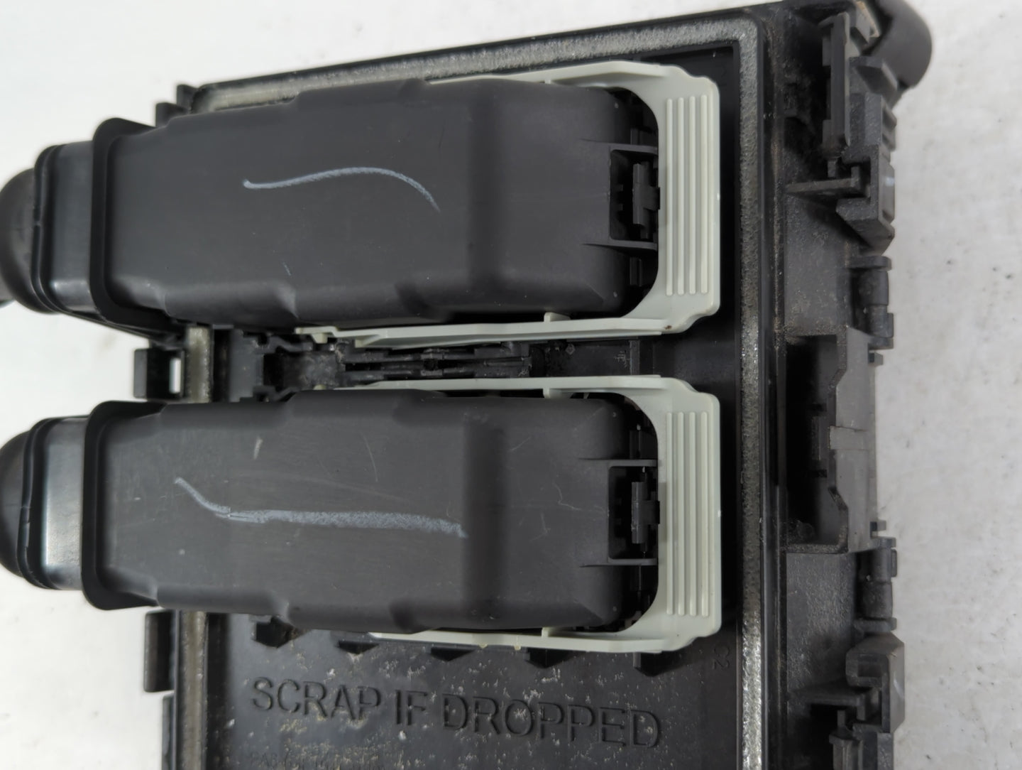 2021-2022 Ford Escape Fusebox Fuse Box Panel Relay Module P/N:JX6T-14A094-AE Fits Fits 2021 2022 OEM Used Auto Parts - Oemusedautoparts1.com