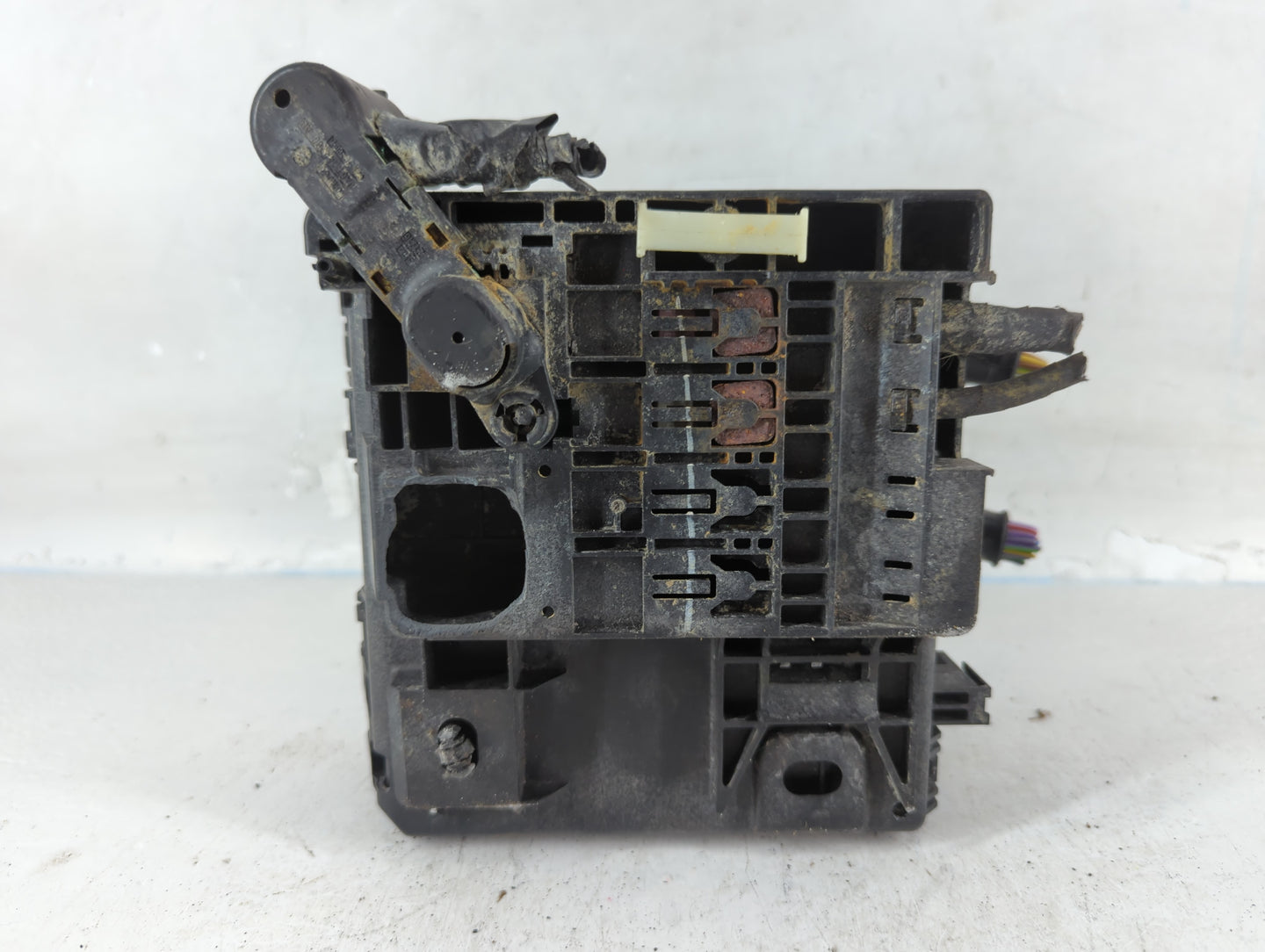 2021-2022 Ford Escape Fusebox Fuse Box Panel Relay Module P/N:JX6T-14A094-AE Fits Fits 2021 2022 OEM Used Auto Parts - Oemusedautoparts1.com