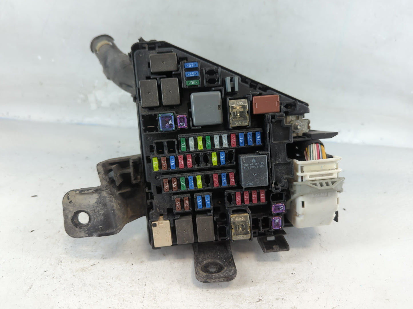 2018 Subaru Xv Fusebox Fuse Box Panel Relay Module P/N:M5901300B Fits OEM Used Auto Parts - Oemusedautoparts1.com