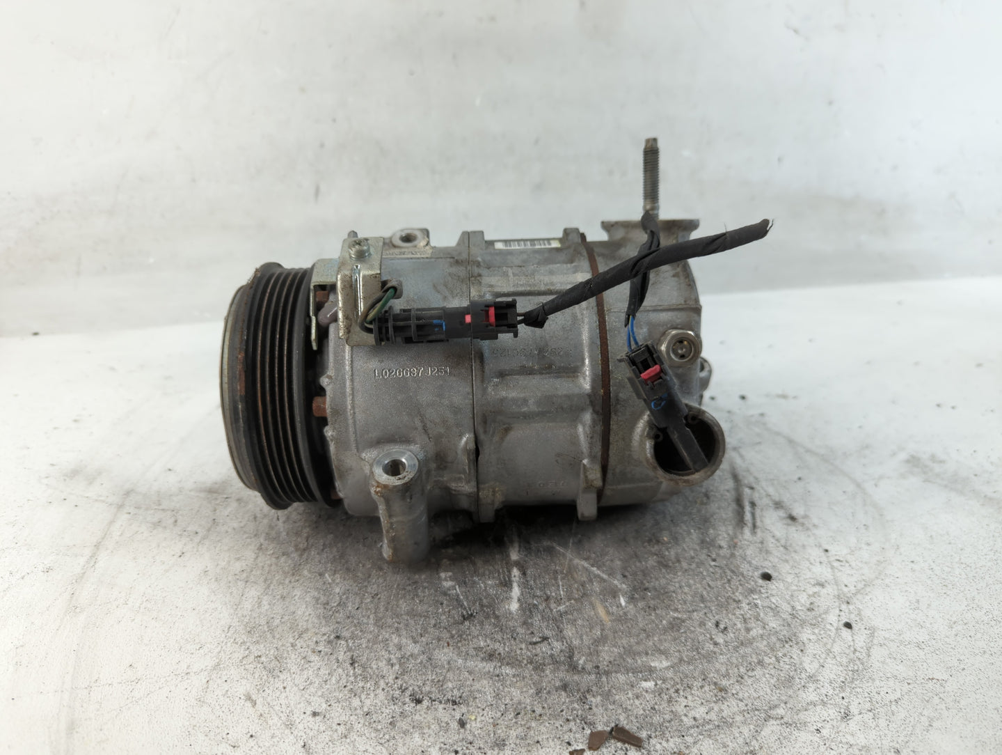 2022 Gmc Sierra 1500 Alternator Replacement Generator Charging Assembly Engine OEM P/N:6221340 84448628 Fits OEM Used Auto Parts - Oemusedautoparts1.com