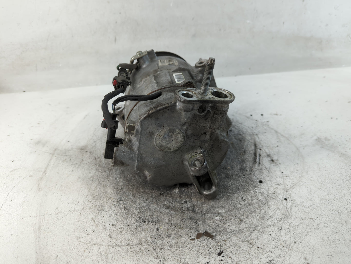 2022 Gmc Sierra 1500 Alternator Replacement Generator Charging Assembly Engine OEM P/N:6221340 84448628 Fits OEM Used Auto Parts - Oemusedautoparts1.com
