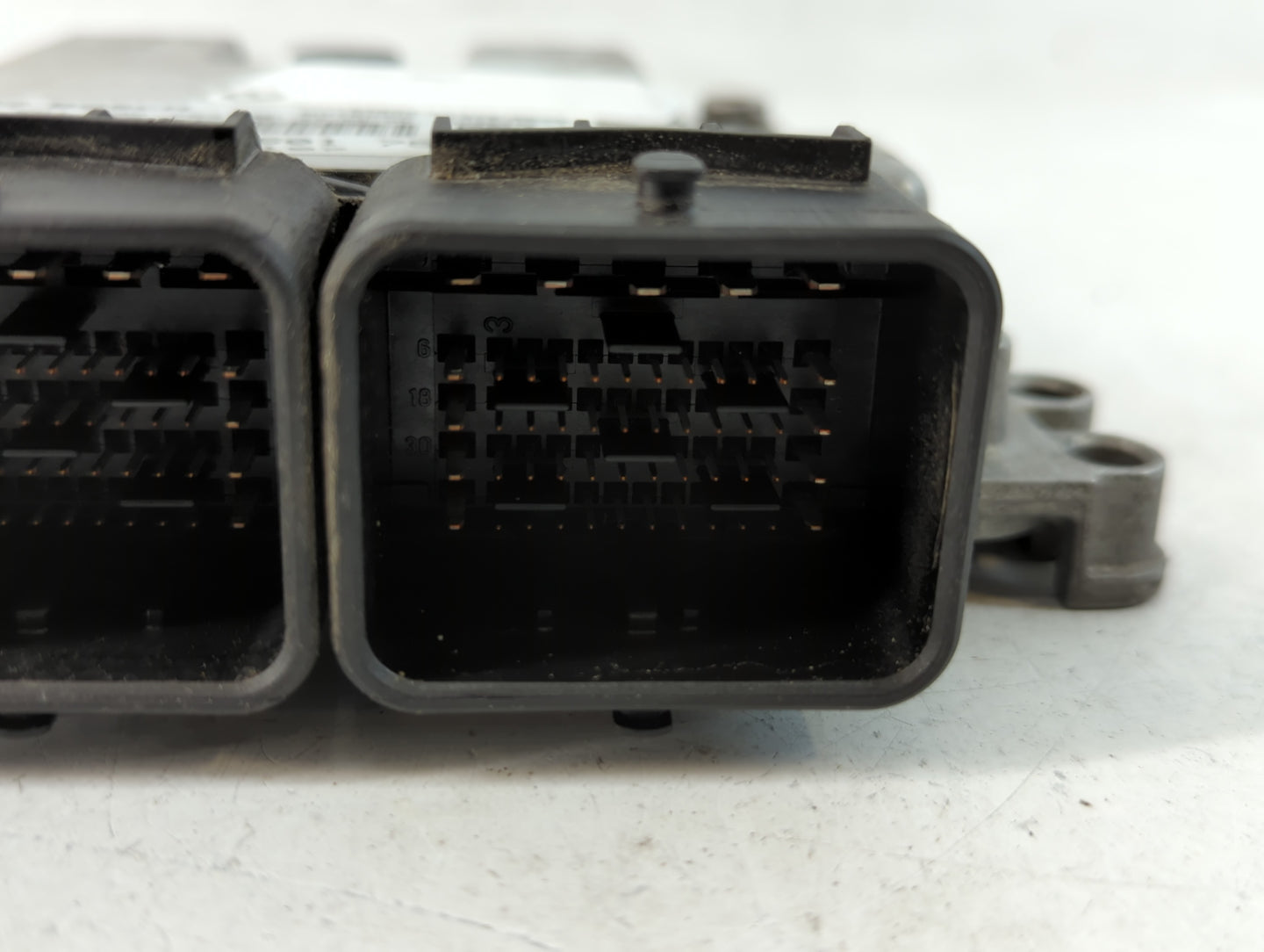 2009-2012 Mini Cooper PCM Engine Control Computer ECU ECM PCU OEM P/N:0 261 S05 793 Fits Fits 2009 2010 2011 2012 OEM Used Auto Parts - Oemusedautoparts1.com