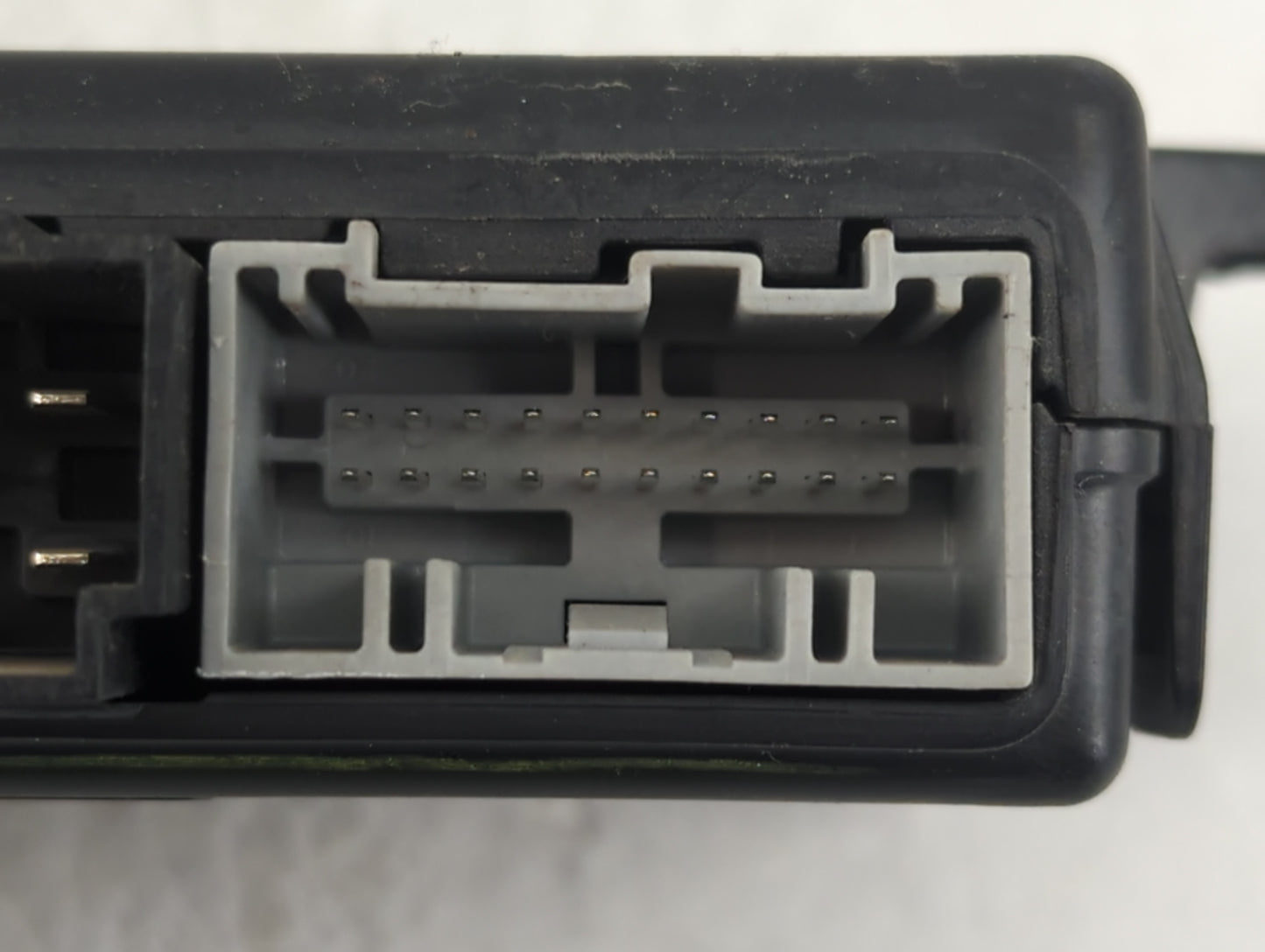 2009-2010 Infiniti G37 Chassis Control Module Ccm Bcm Body Control - Oemusedautoparts1.com