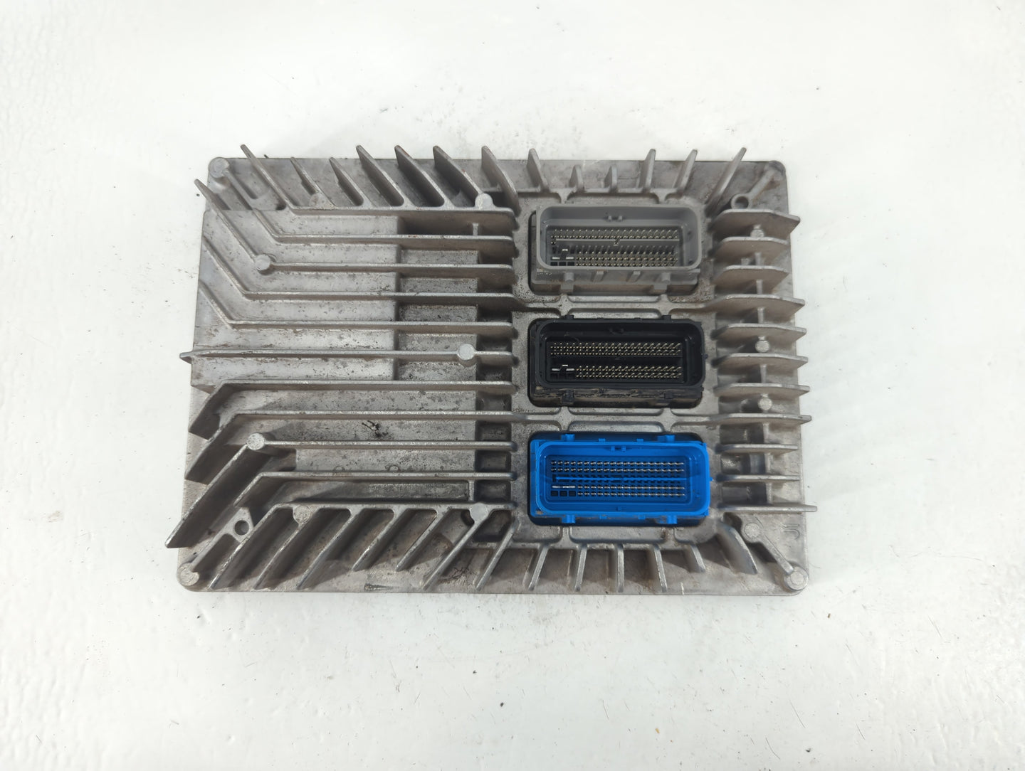 2017 Buick Enclave PCM Engine Control Computer ECU ECM PCU OEM P/N:12670801 Fits Fits 2018 2019 2020 OEM Used Auto Parts - Oemusedautoparts1.com