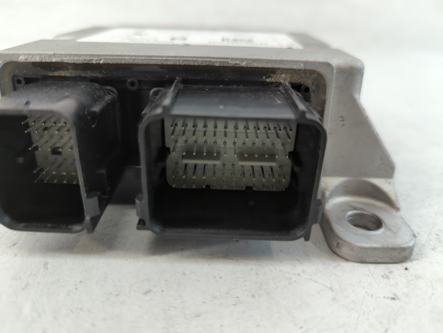 Dodge Ram 1500 Chassis Control Module Ccm Bcm Body Control P68243257ab - Oemusedautoparts1.com