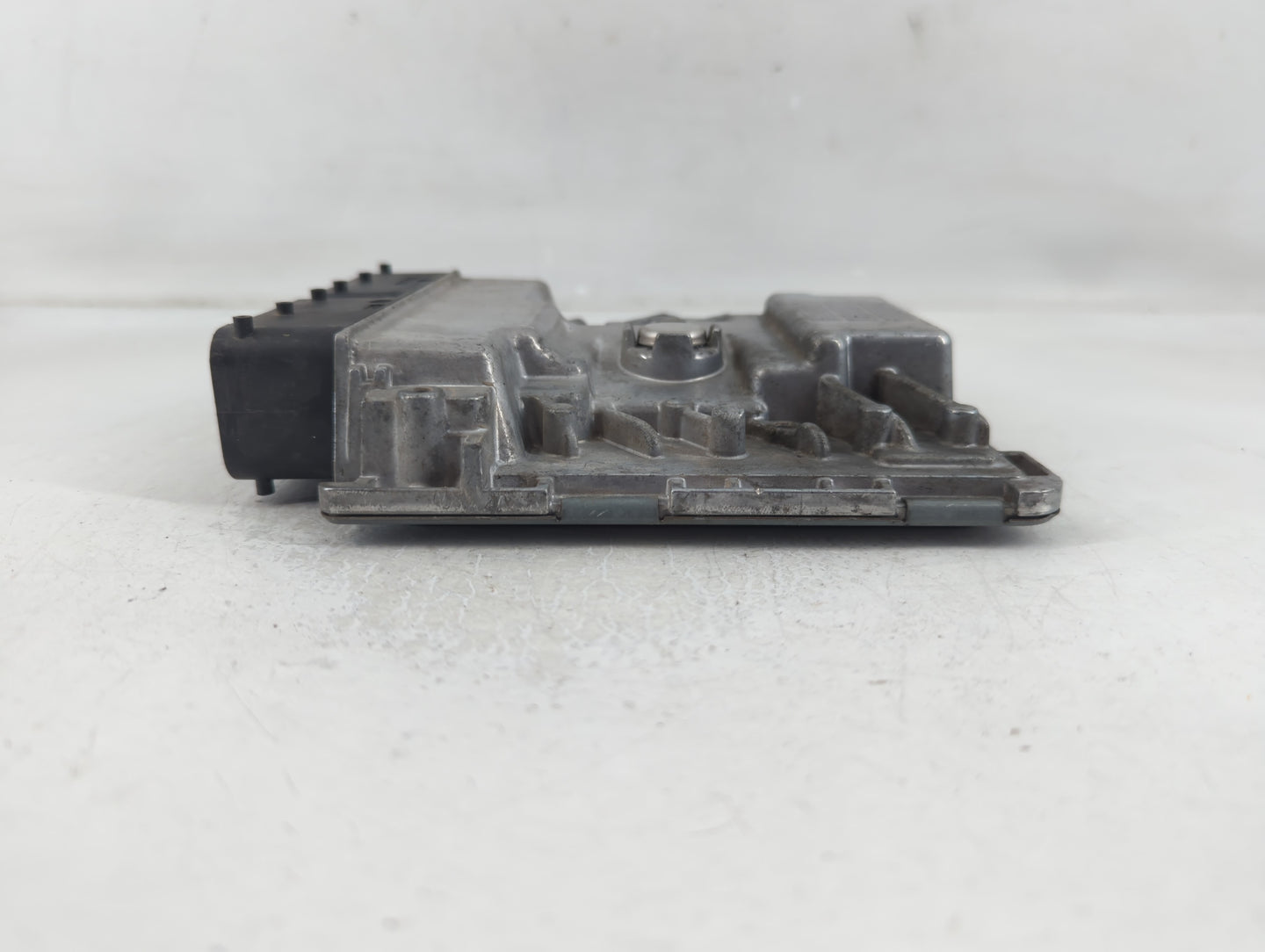 2015-2017 Volkswagen Jetta PCM Engine Control Computer ECU ECM PCU OEM P/N:06K 907 425 C Fits Fits 2015 2016 2017 OEM Used Auto Parts - Oemusedautoparts1.com