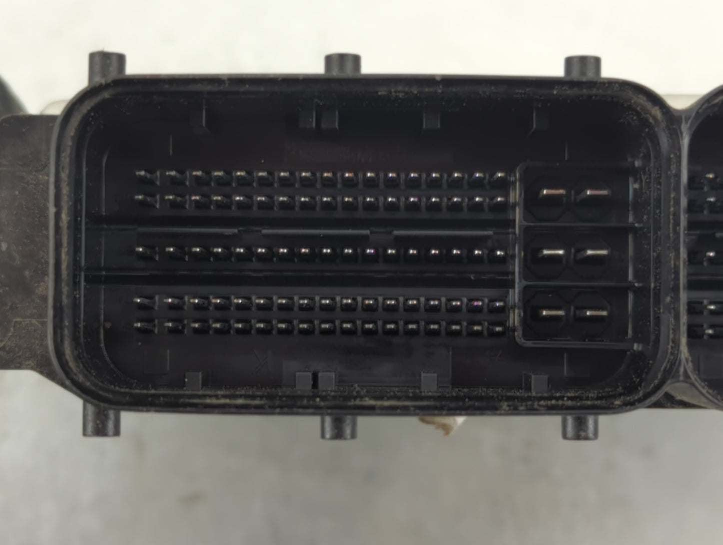 2018-2019 Audi A4 PCM Engine Control Computer ECU ECM PCU OEM P/N:0 261 S15 156 Fits Fits 2018 2019 OEM Used Auto Parts - Oemusedautoparts1.com