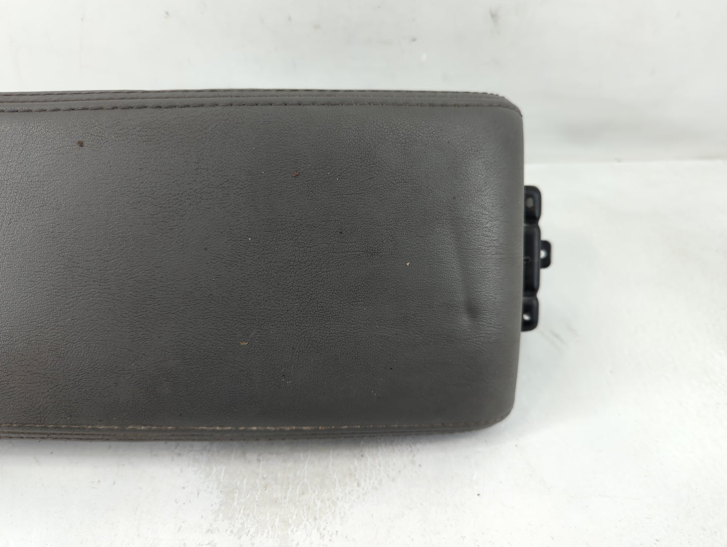 2012 Chevrolet Malibu Center Console Armrest Cover Lid P/N:1945542 #10125 Fits OEM Used Auto Parts - Oemusedautoparts1.com