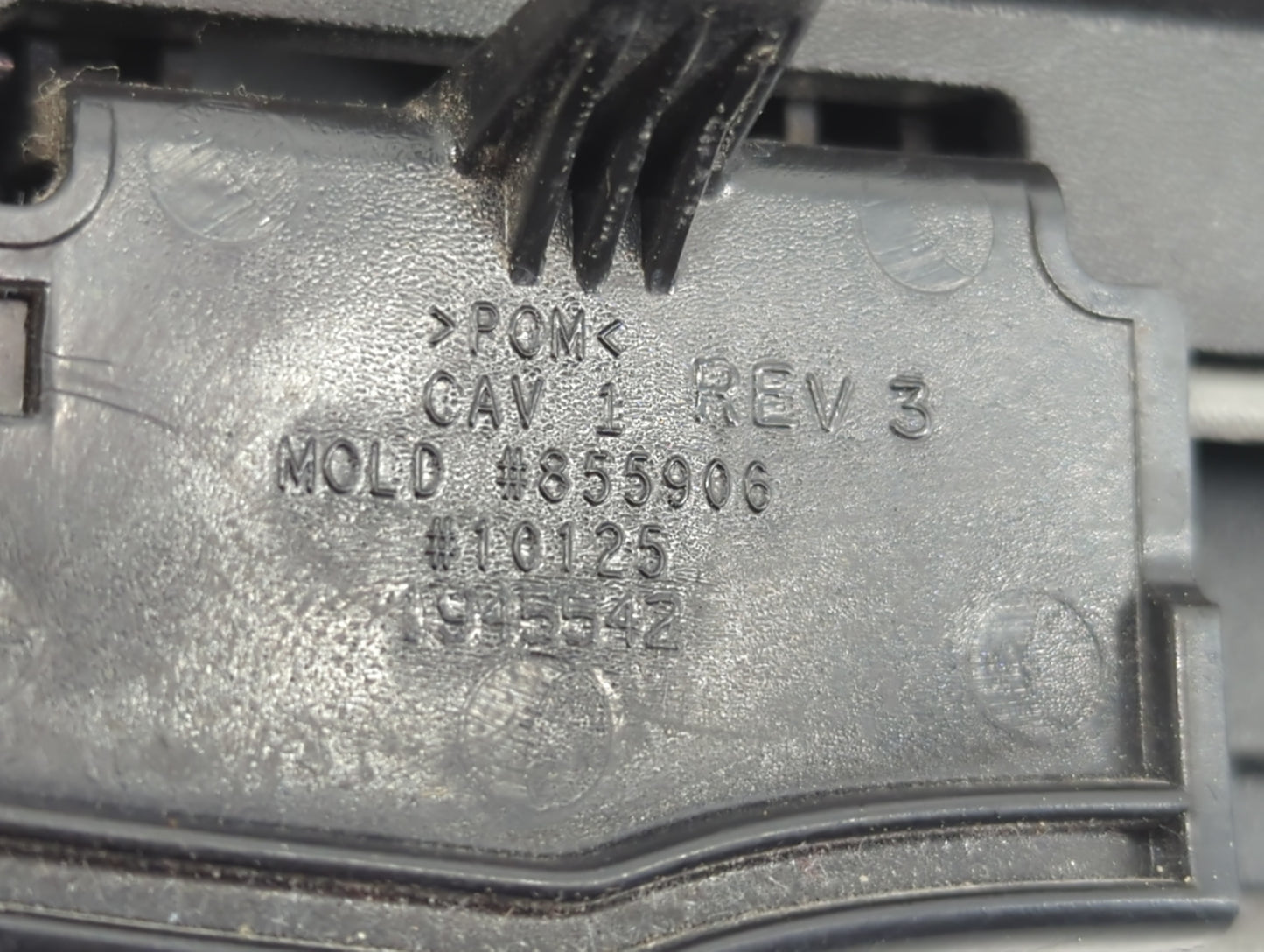 2012 Chevrolet Malibu Center Console Armrest Cover Lid P/N:1945542 #10125 Fits OEM Used Auto Parts - Oemusedautoparts1.com