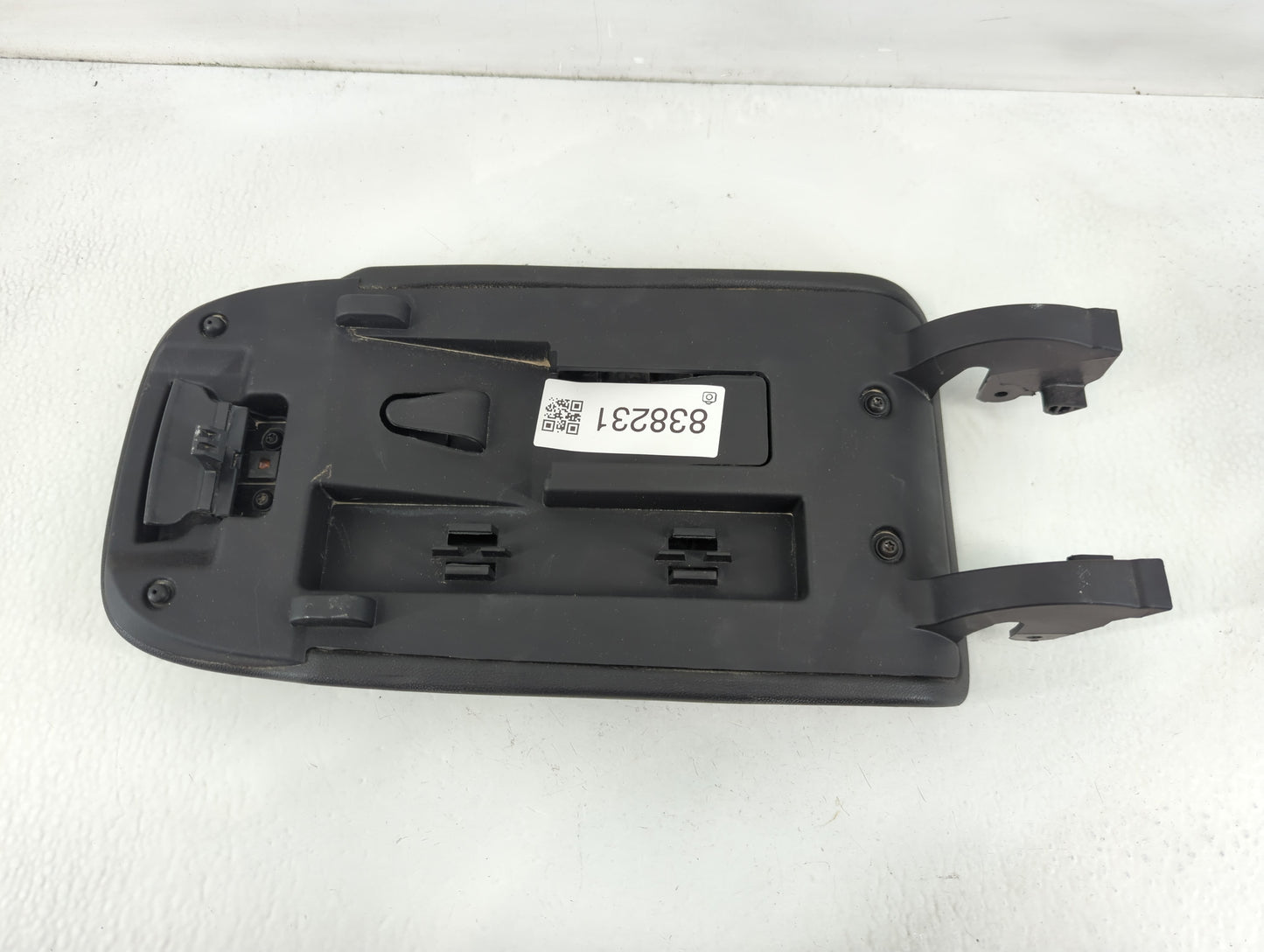 2019 Chevrolet Equinox Center Console Armrest Cover Lid Fits OEM Used Auto Parts - Oemusedautoparts1.com