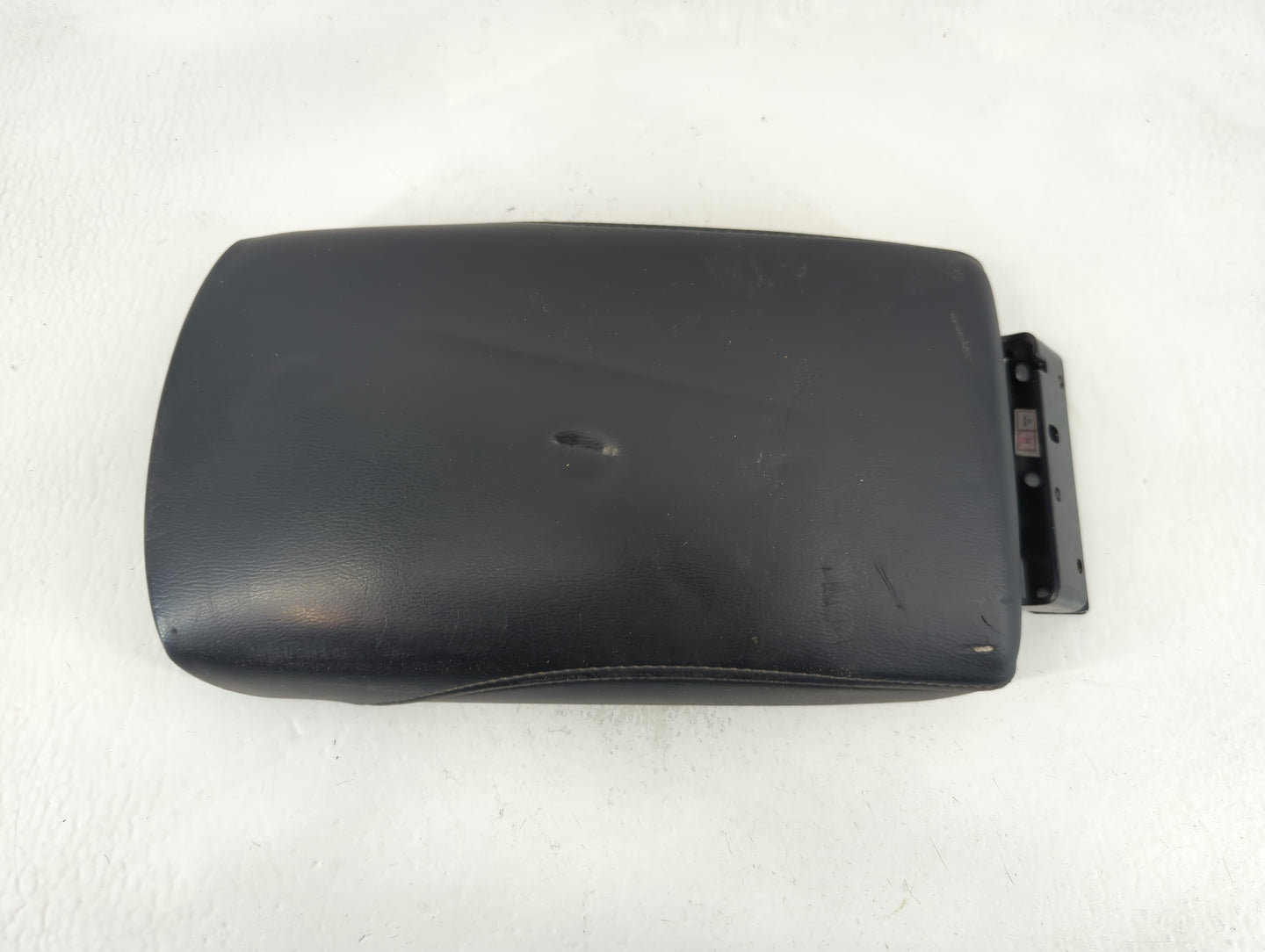 2016 Nissan Rogue Center Console Armrest Cover Lid P/N:160222 VG Fits OEM Used Auto Parts - Oemusedautoparts1.com