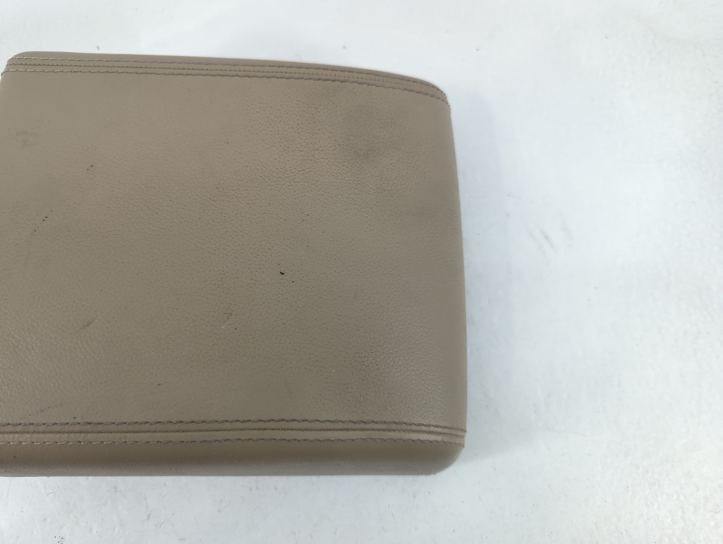 2015 Land Rover Range Rover Evoque Center Console Armrest Cover Lid Fits OEM Used Auto Parts - Oemusedautoparts1.com
