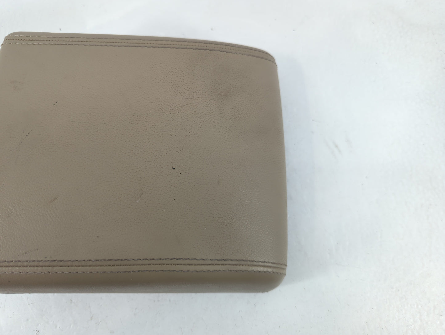 2015 Land Rover Range Rover Evoque Center Console Armrest Cover Lid Fits OEM Used Auto Parts - Oemusedautoparts1.com