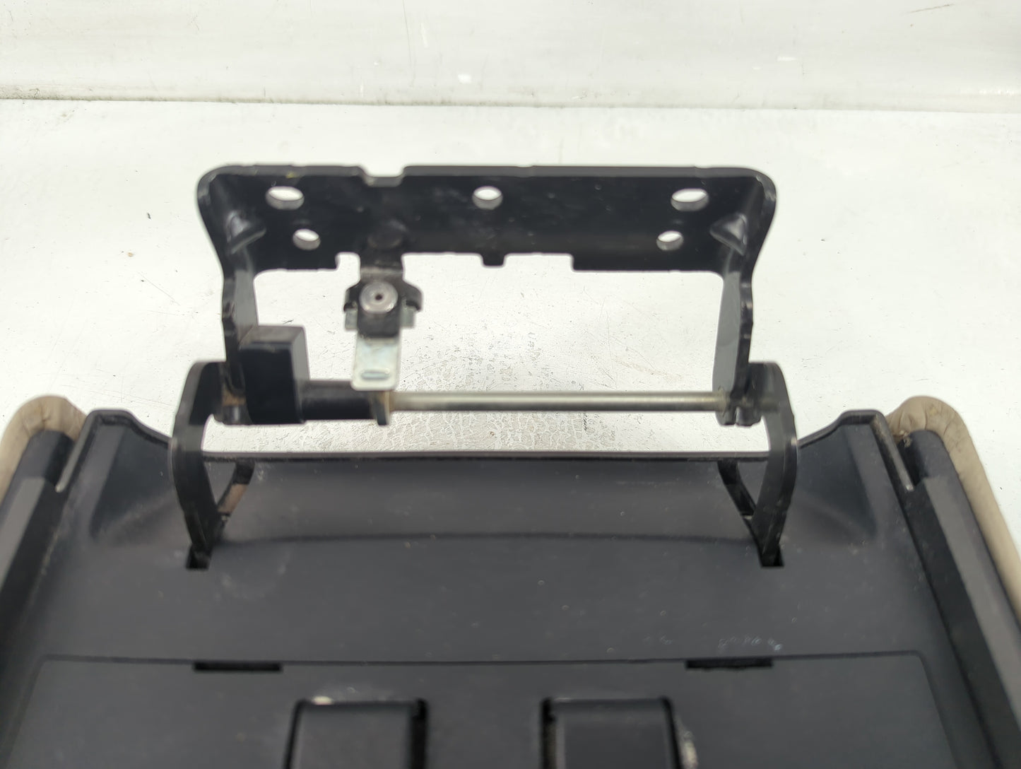 2015 Land Rover Range Rover Evoque Center Console Armrest Cover Lid Fits OEM Used Auto Parts - Oemusedautoparts1.com