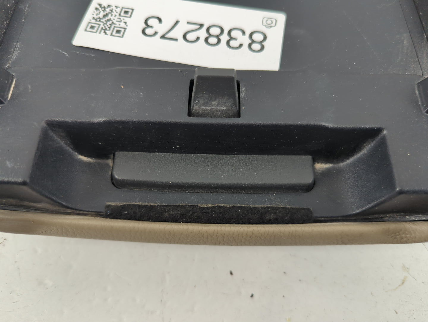 2015 Land Rover Range Rover Evoque Center Console Armrest Cover Lid Fits OEM Used Auto Parts - Oemusedautoparts1.com